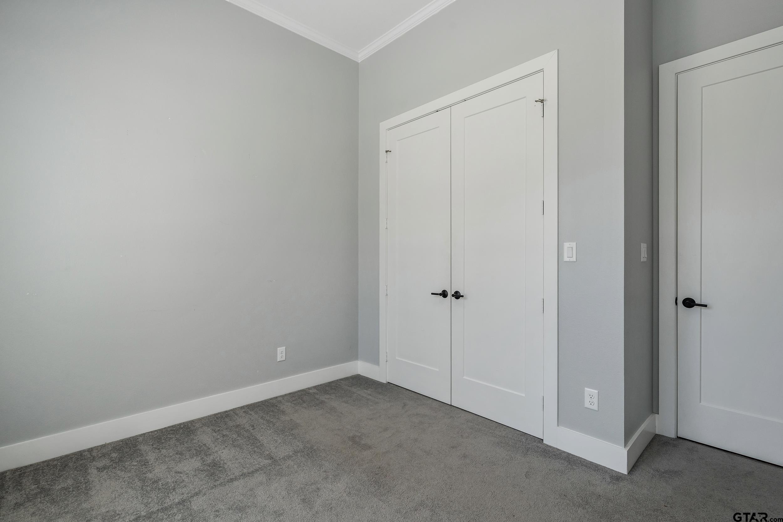 7323 Lake Pointe Cv