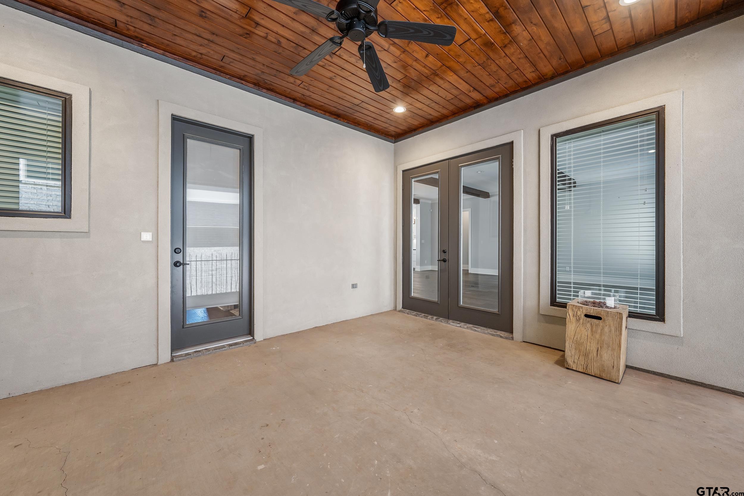 7323 Lake Pointe Cv