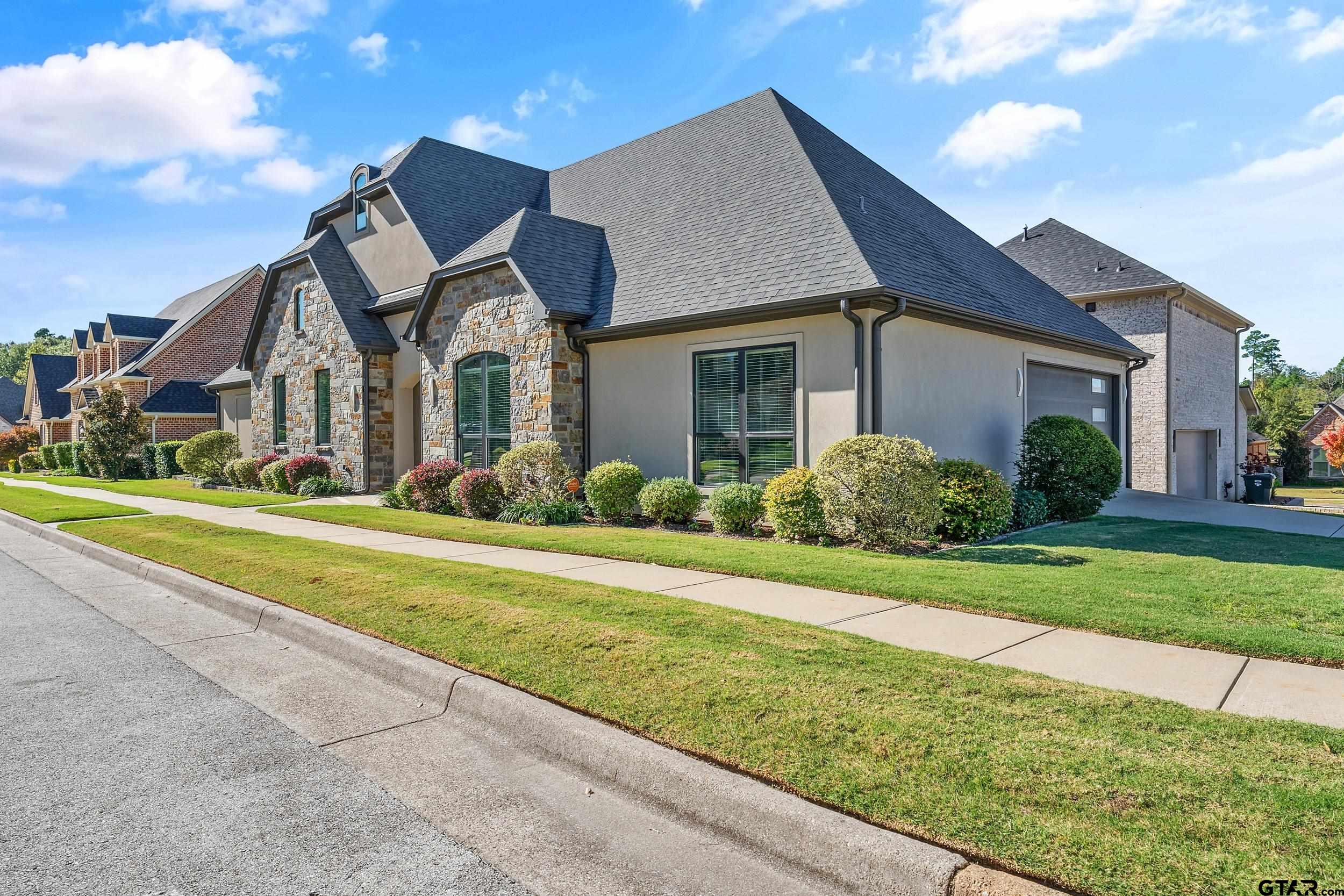 7323 Lake Pointe Cv
