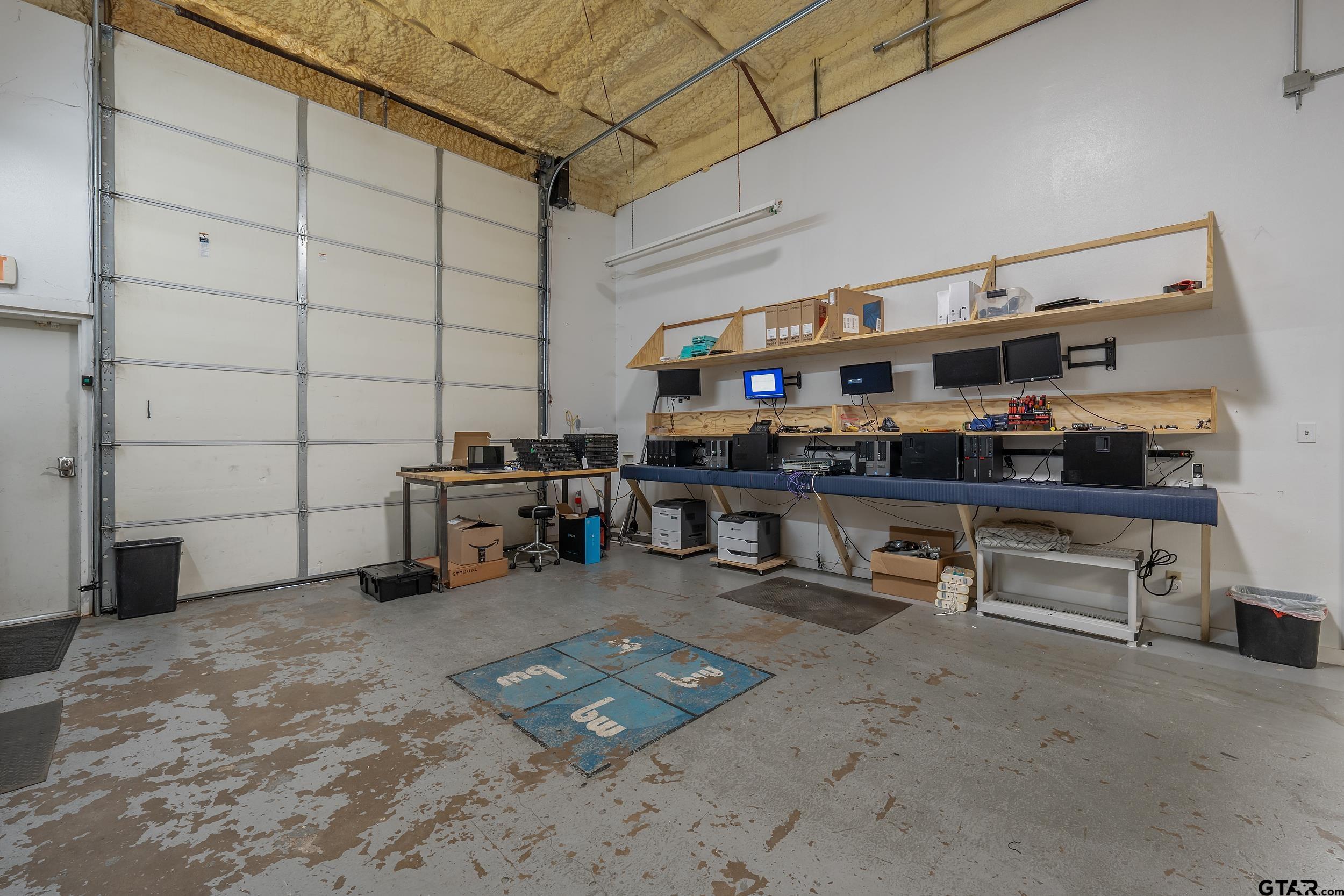 2105 Anthony Dr