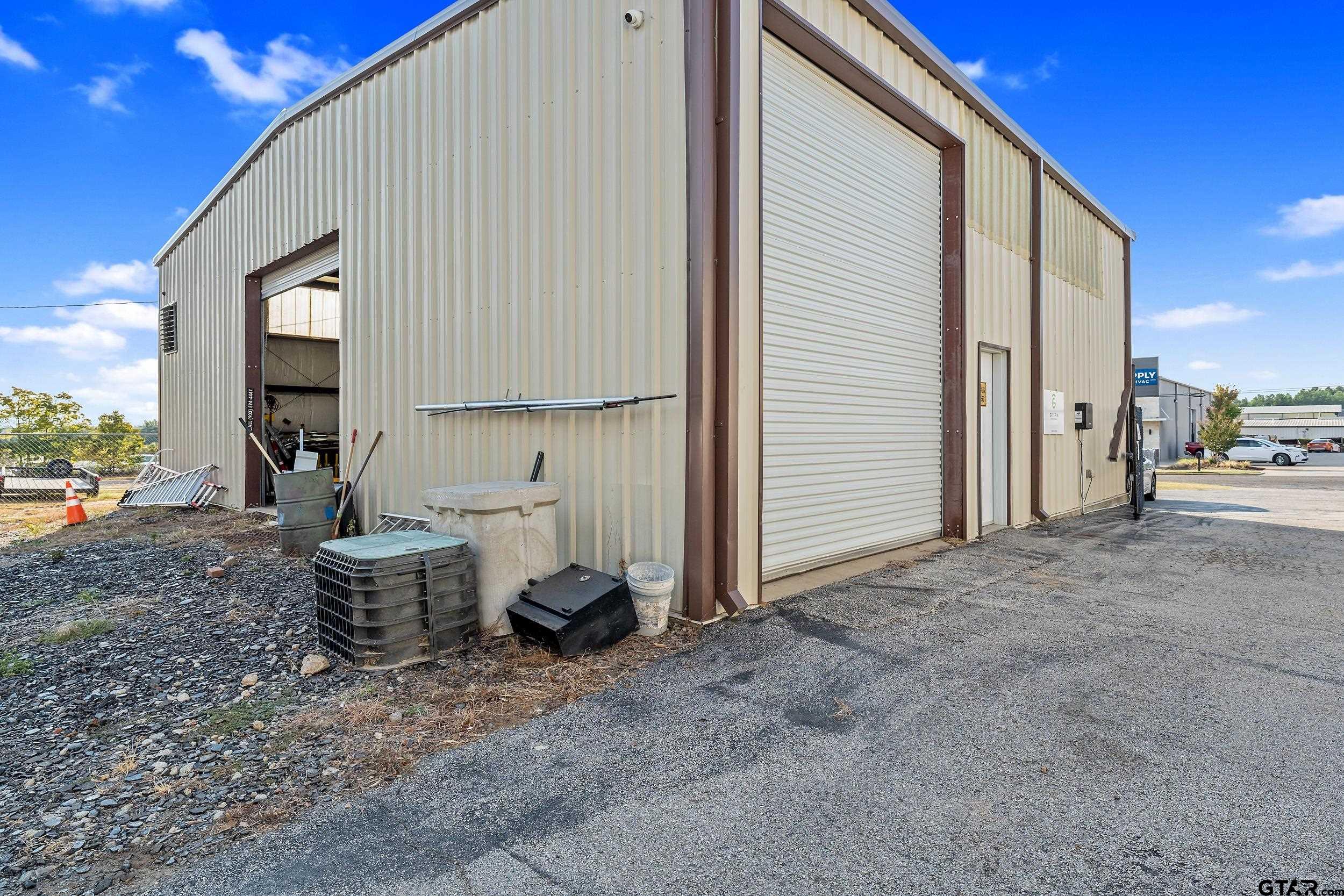 2105 Anthony Dr