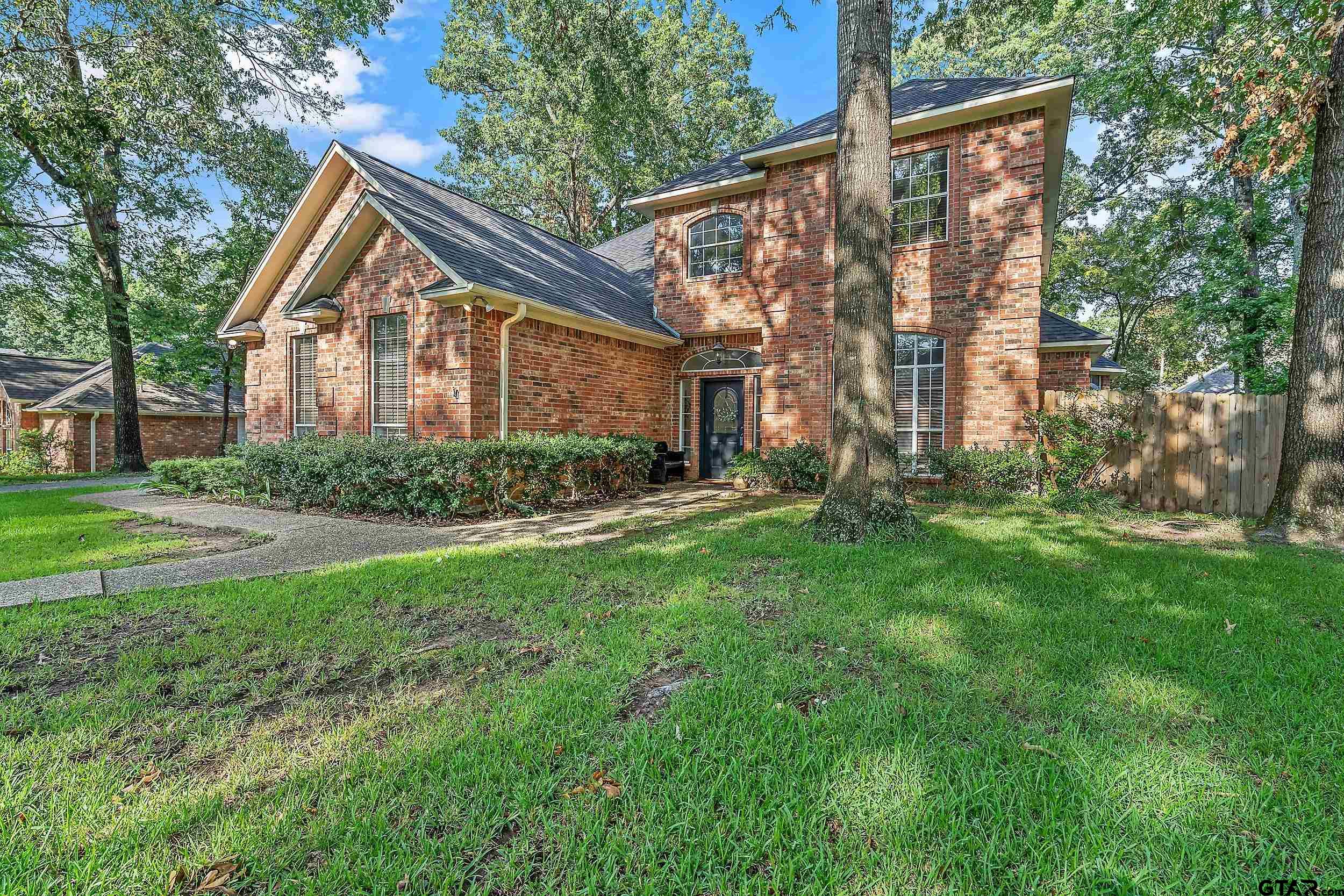 4914 Barclay Dr
