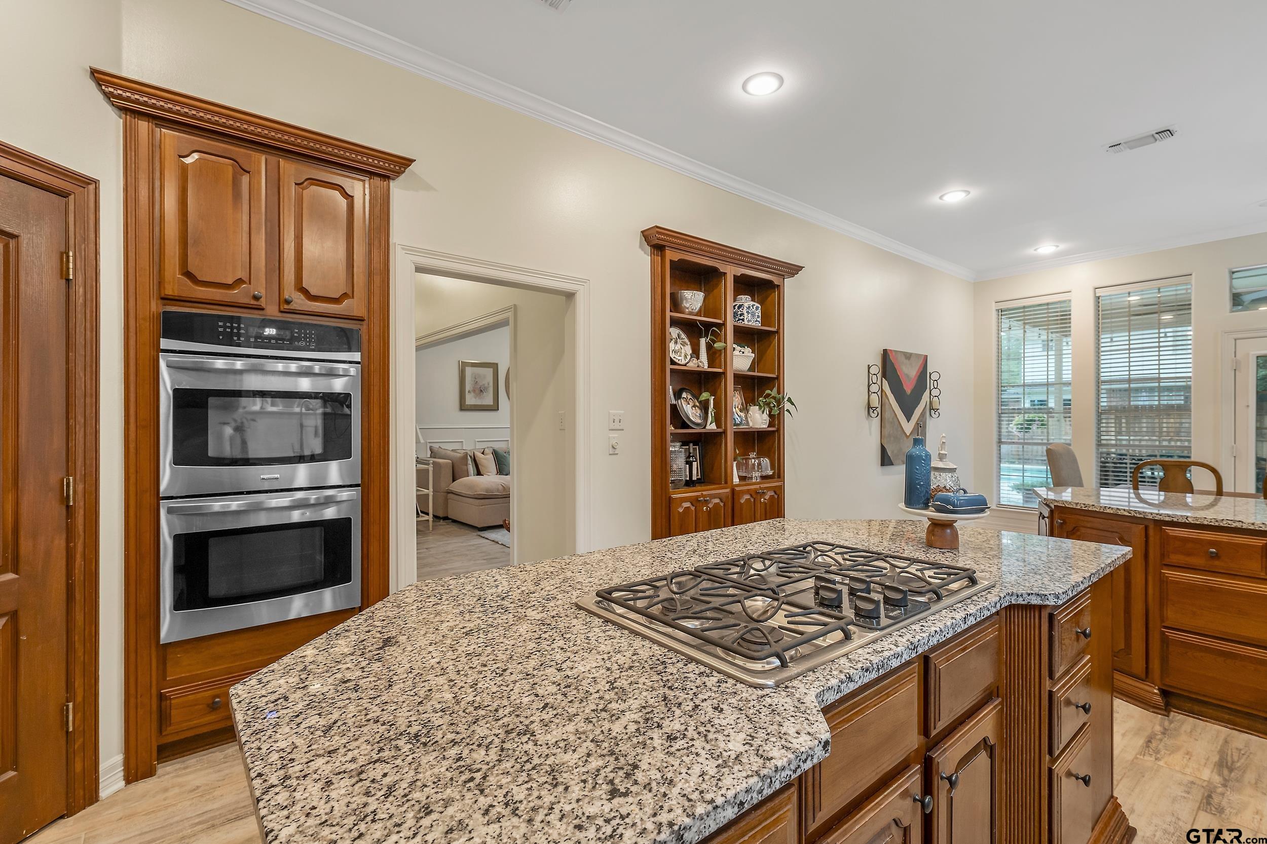 4914 Barclay Dr