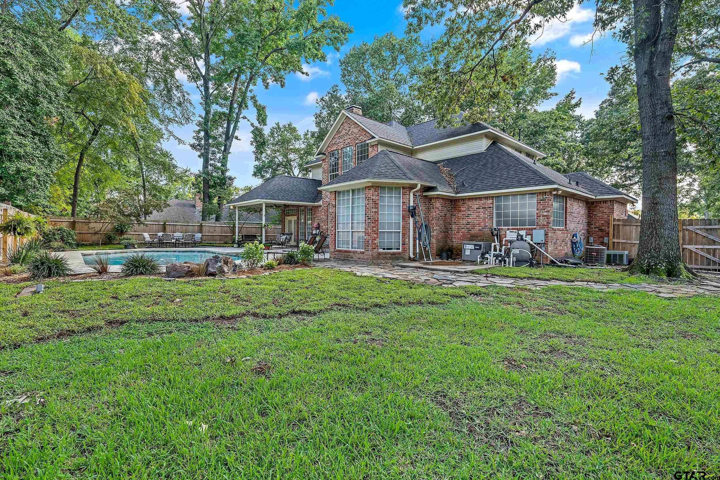 4914 Barclay Dr