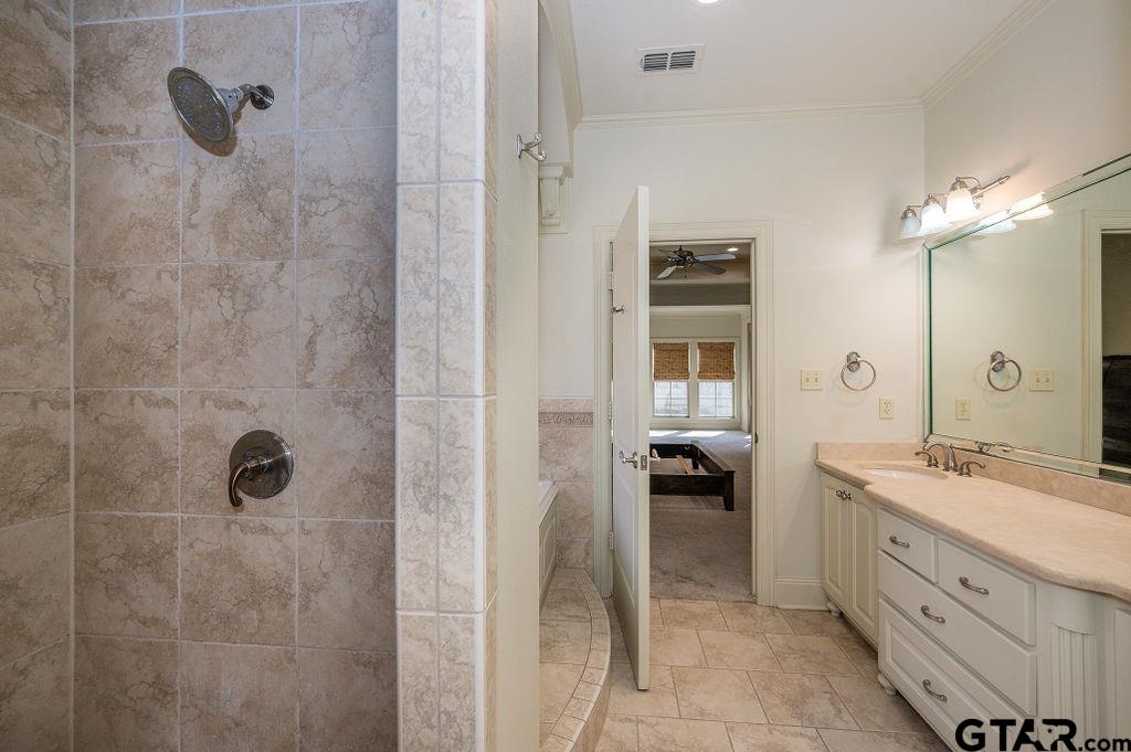 1203 Ashwood Dr