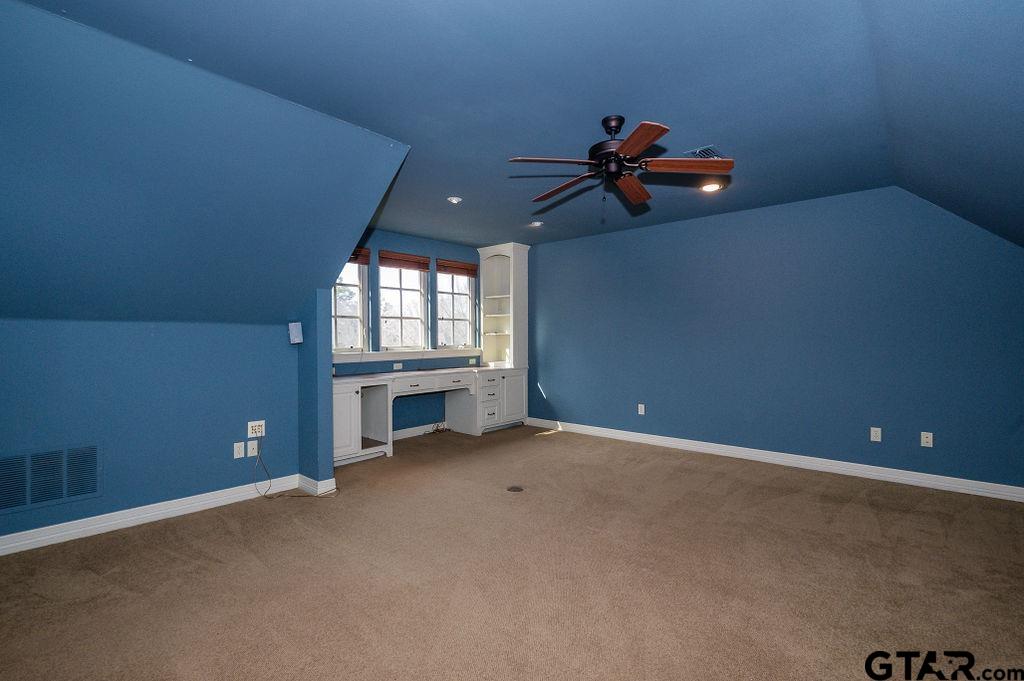 1203 Ashwood Dr