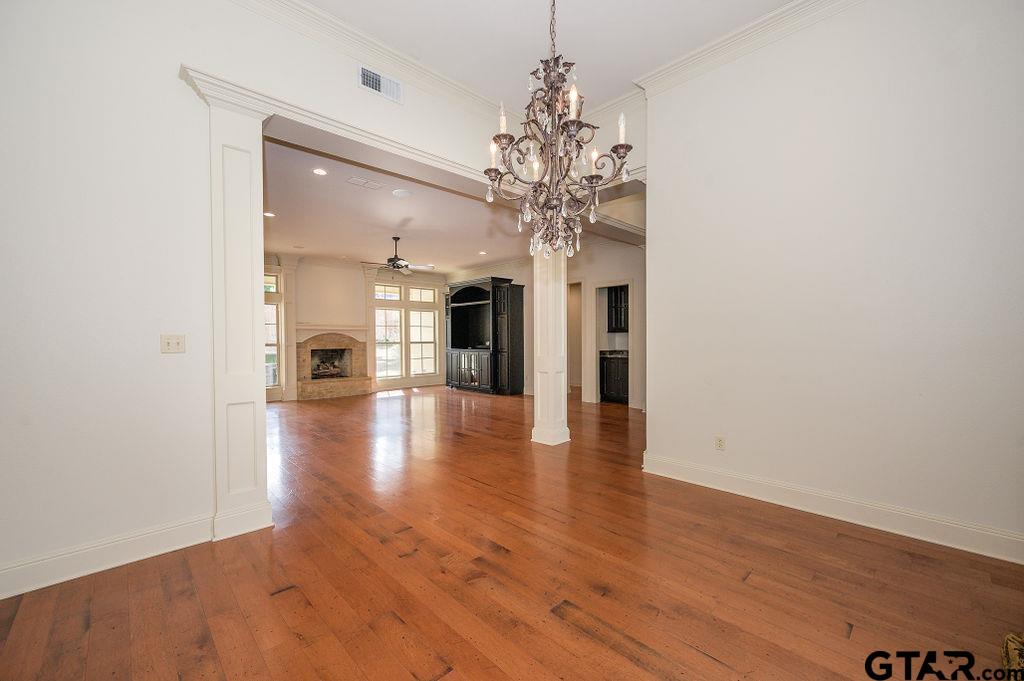 1203 Ashwood Dr