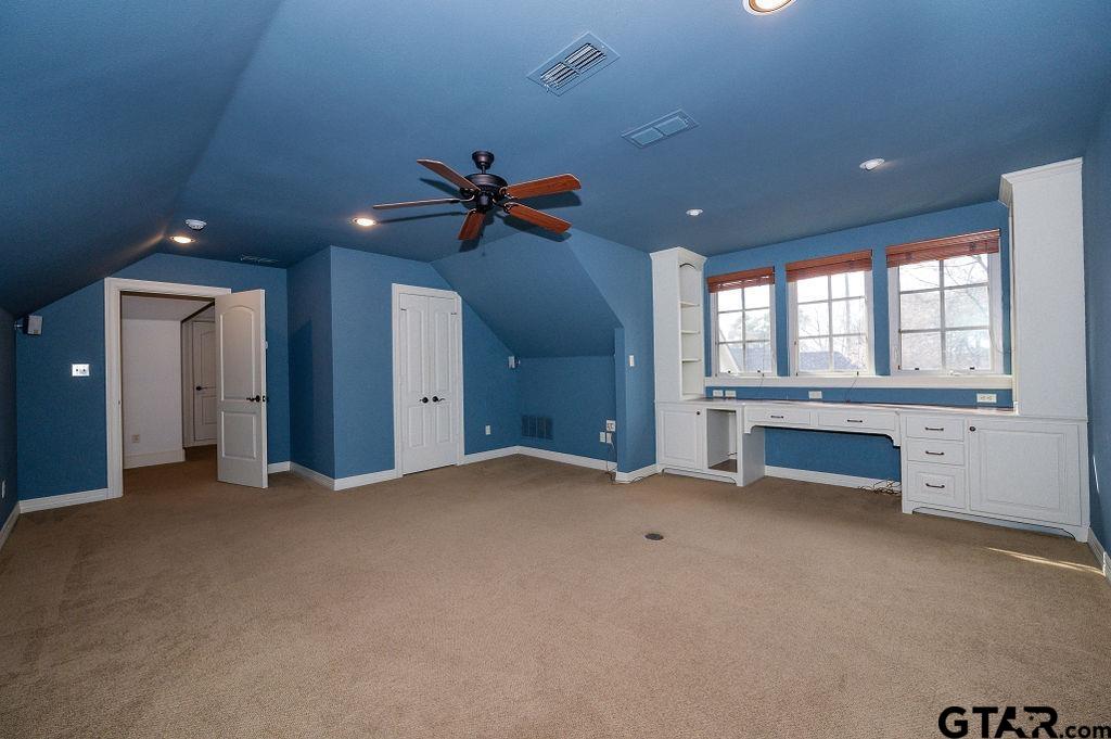 1203 Ashwood Dr