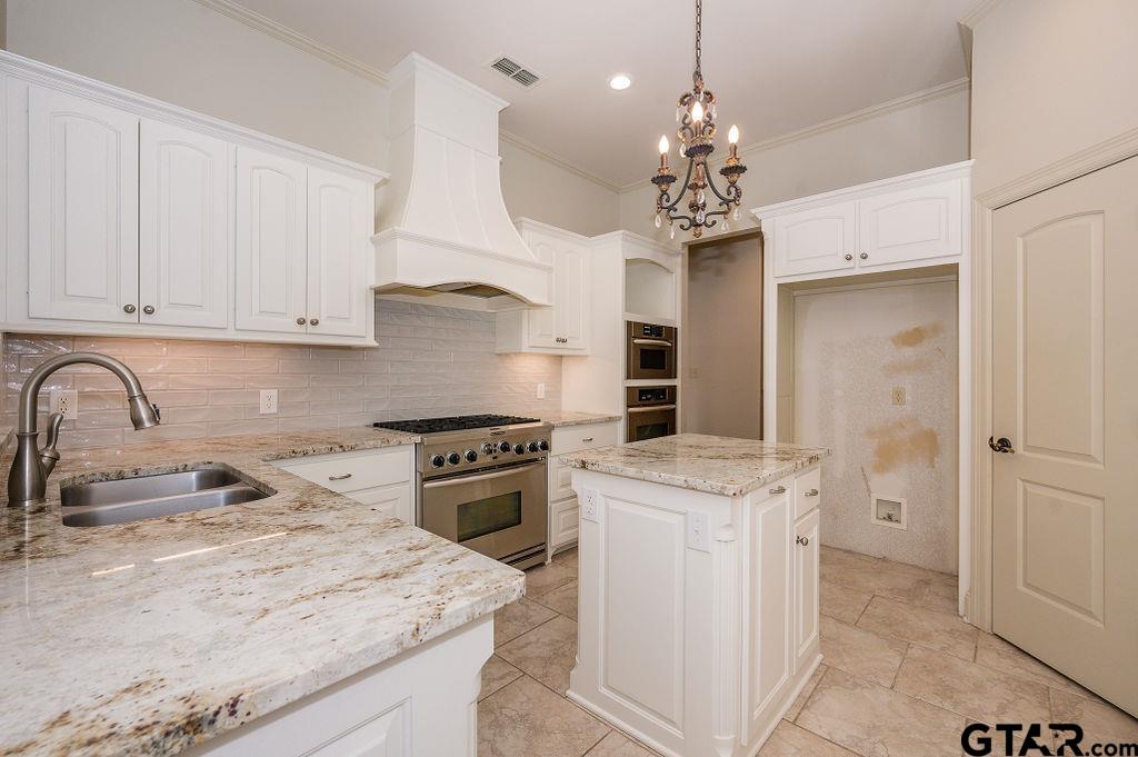 1203 Ashwood Dr