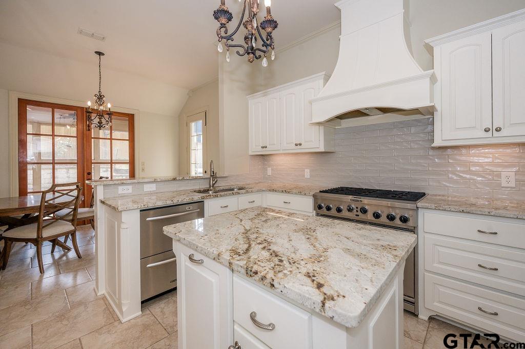 1203 Ashwood Dr