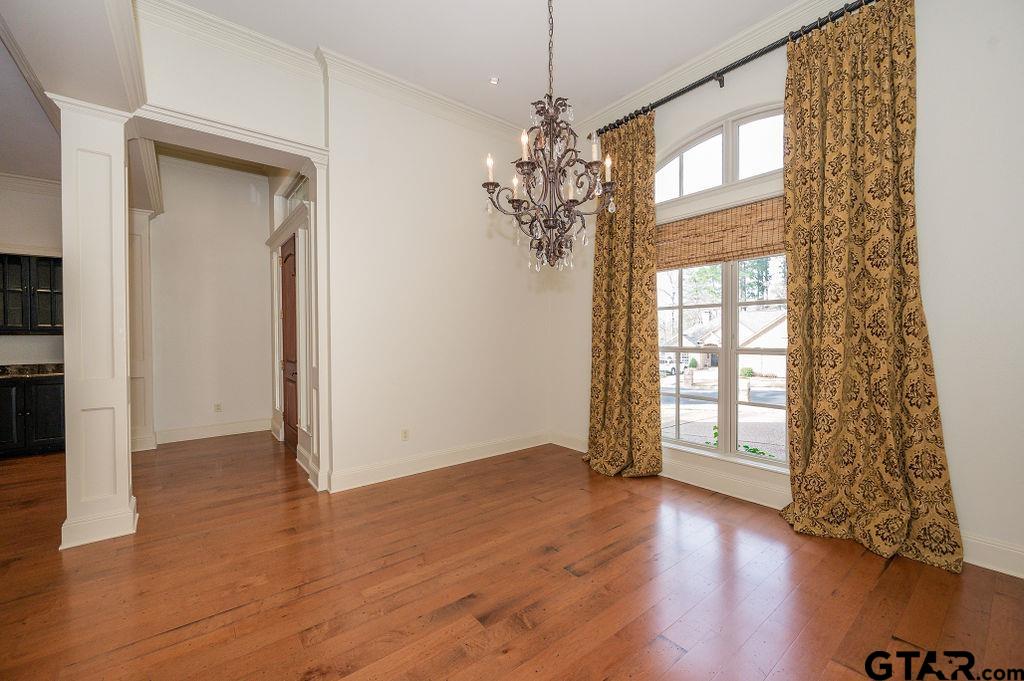 1203 Ashwood Dr