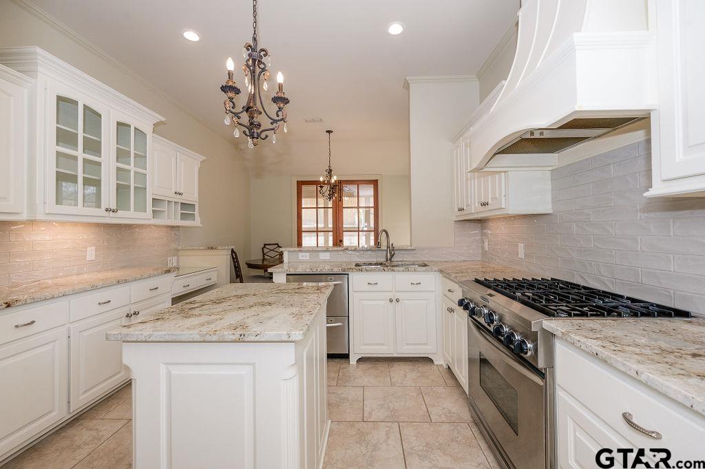 1203 Ashwood Dr