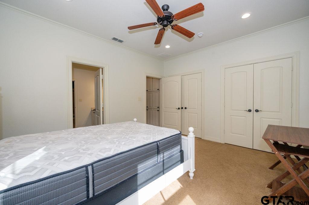 1203 Ashwood Dr