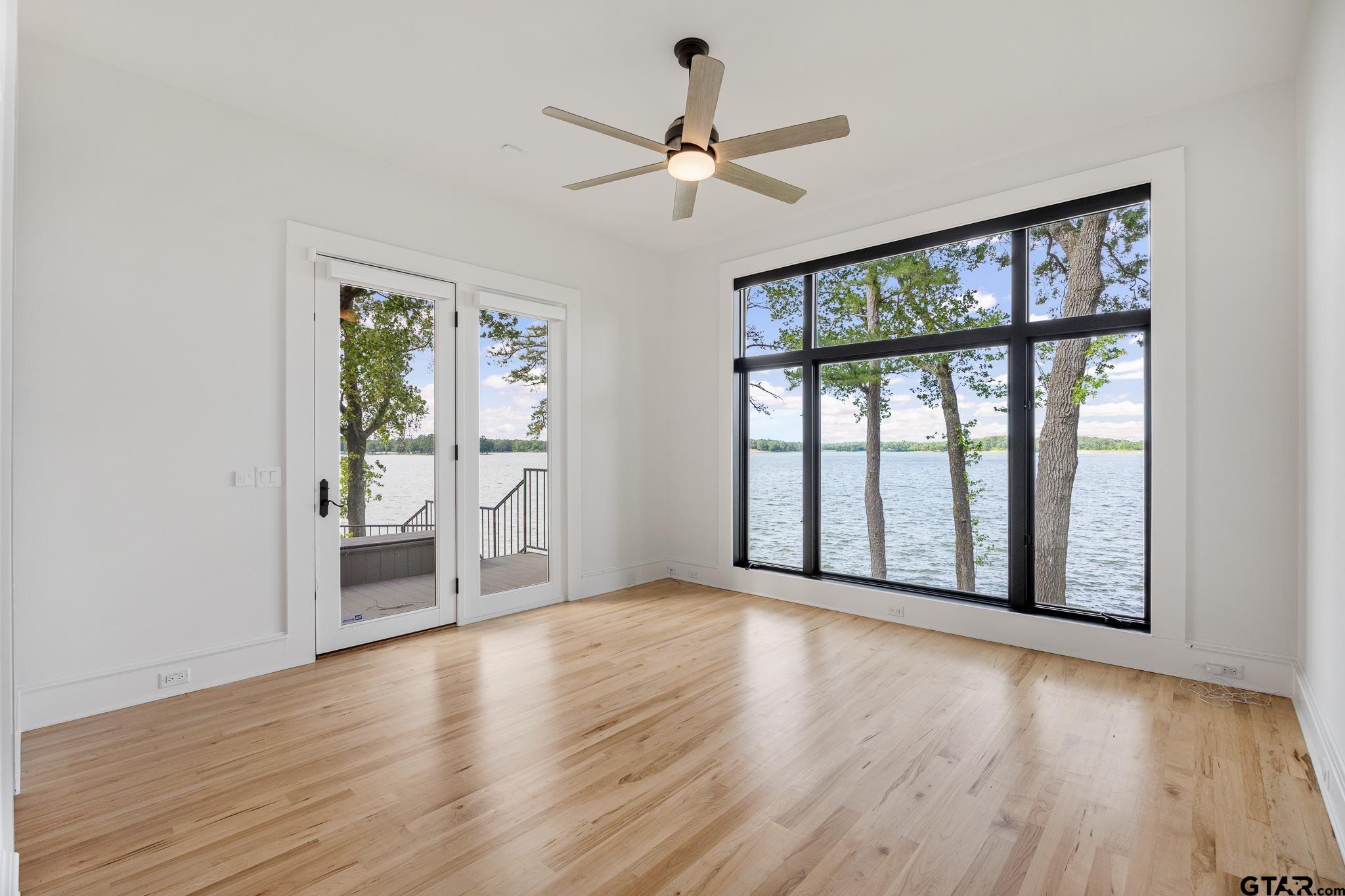 132 Deer Cove