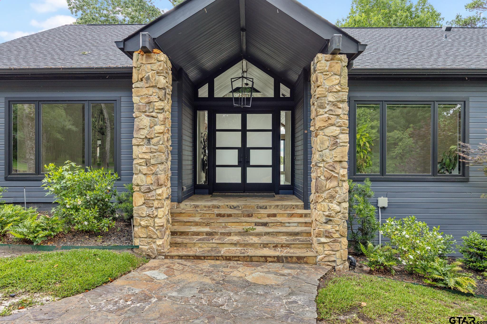 132 Deer Cove
