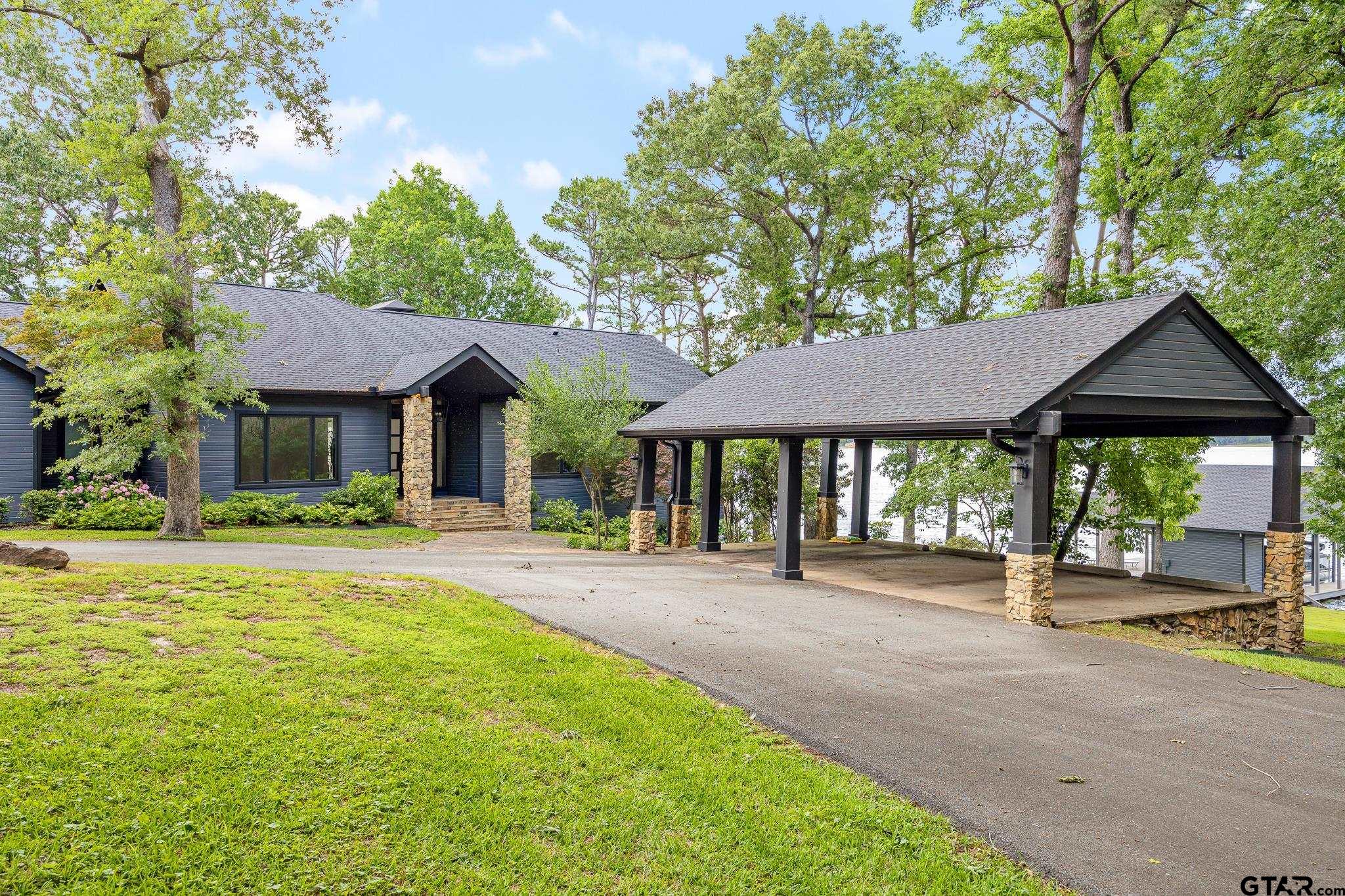 132 Deer Cove
