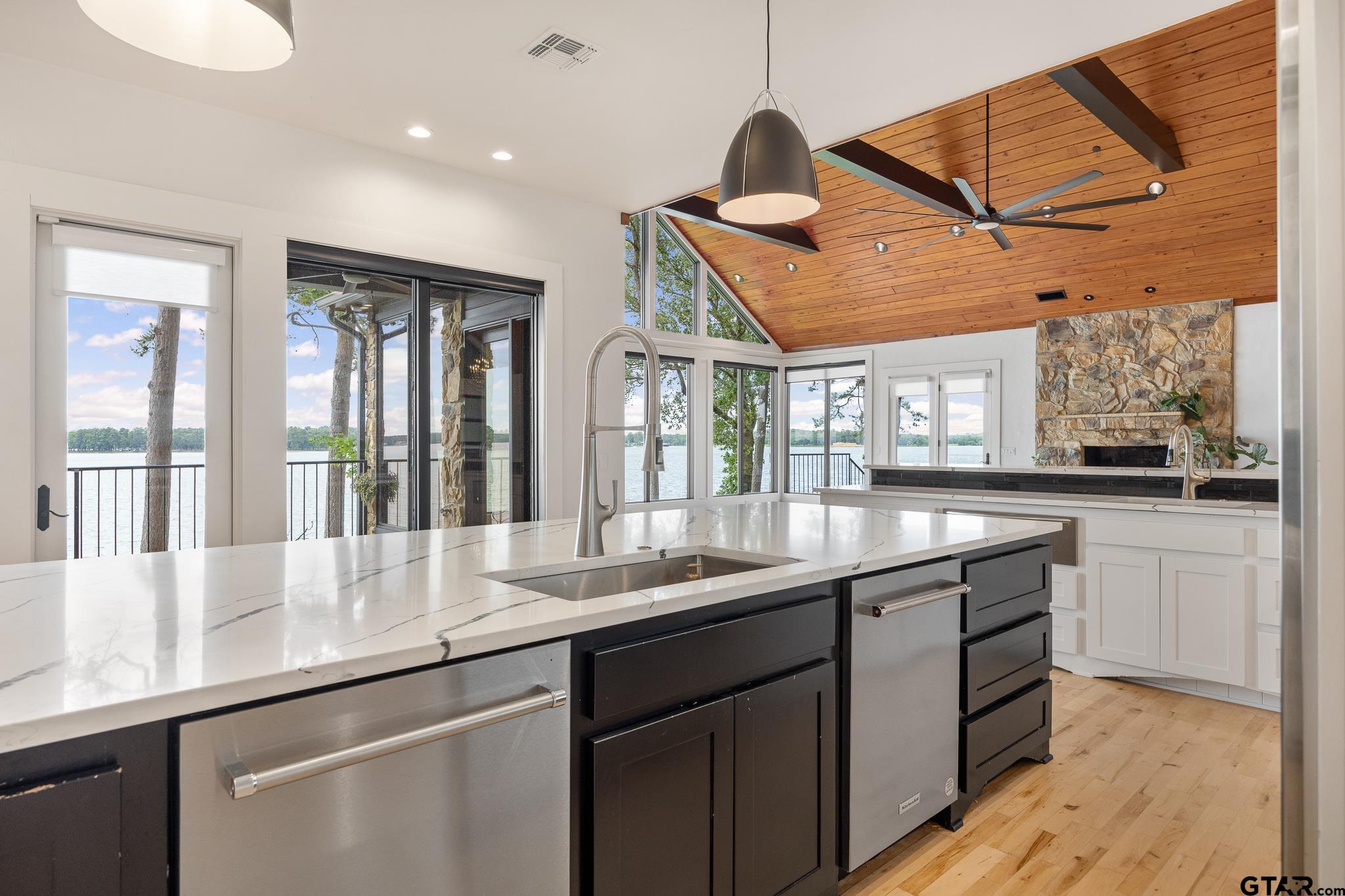 132 Deer Cove