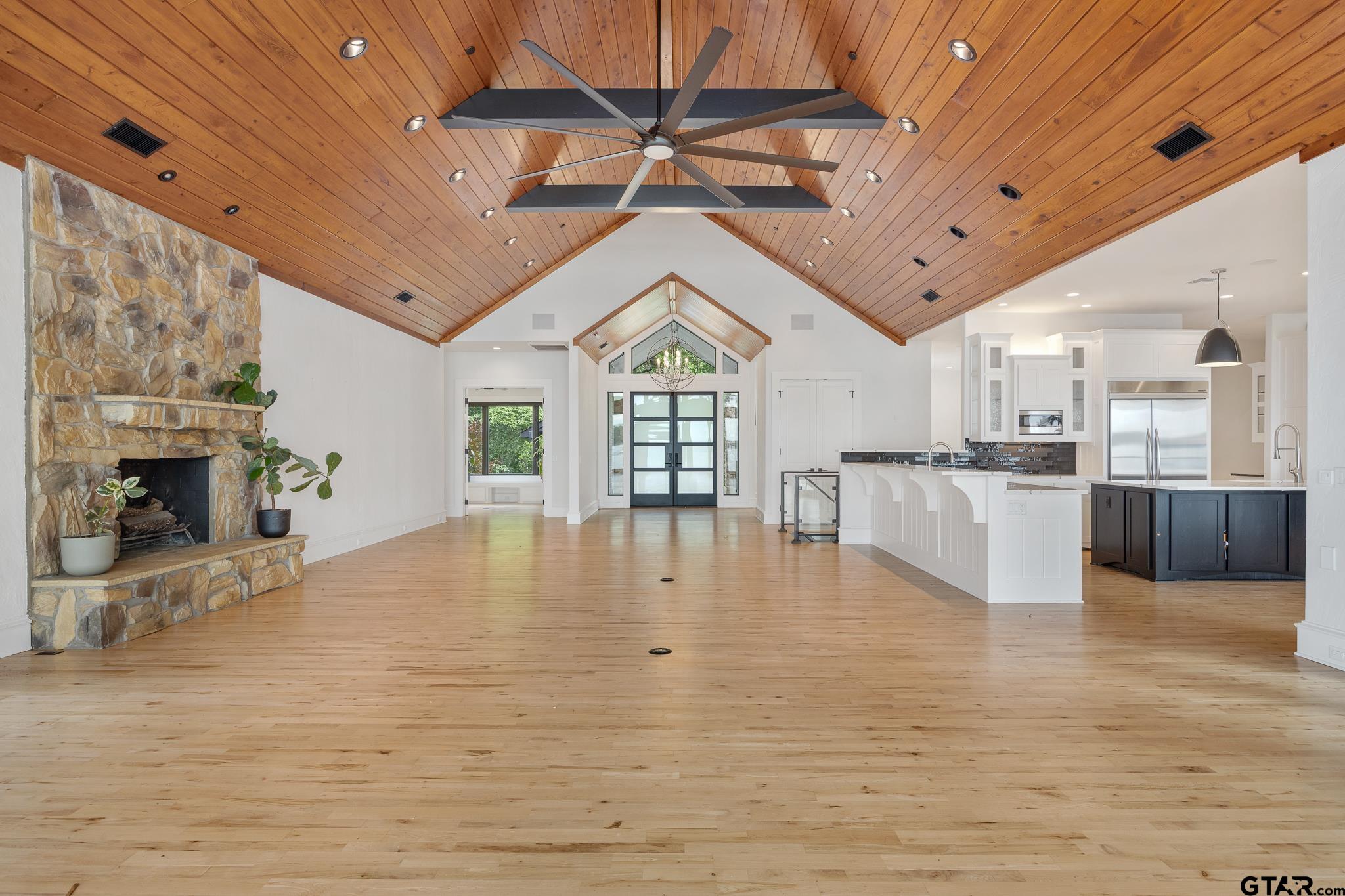 132 Deer Cove