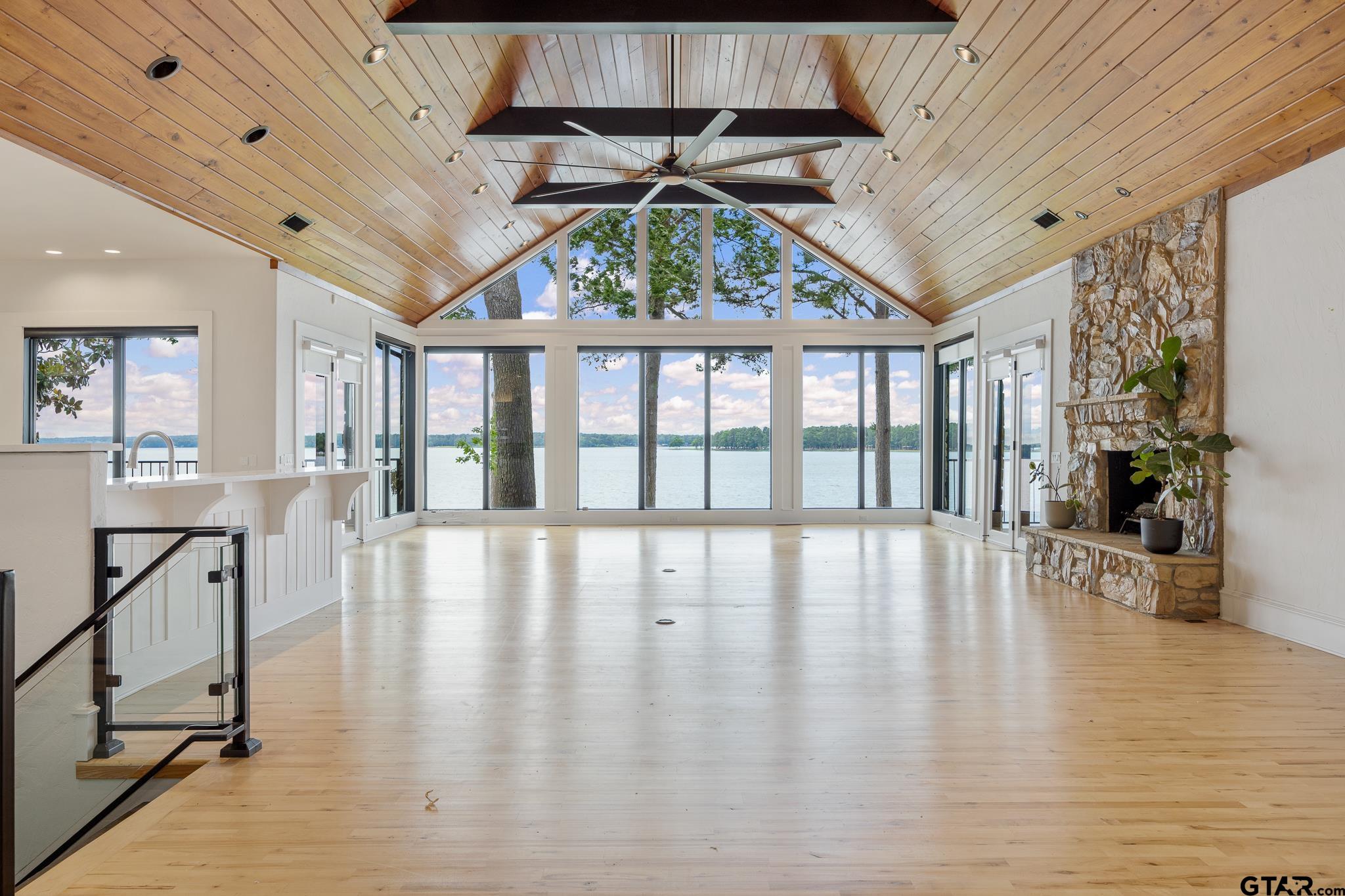 132 Deer Cove