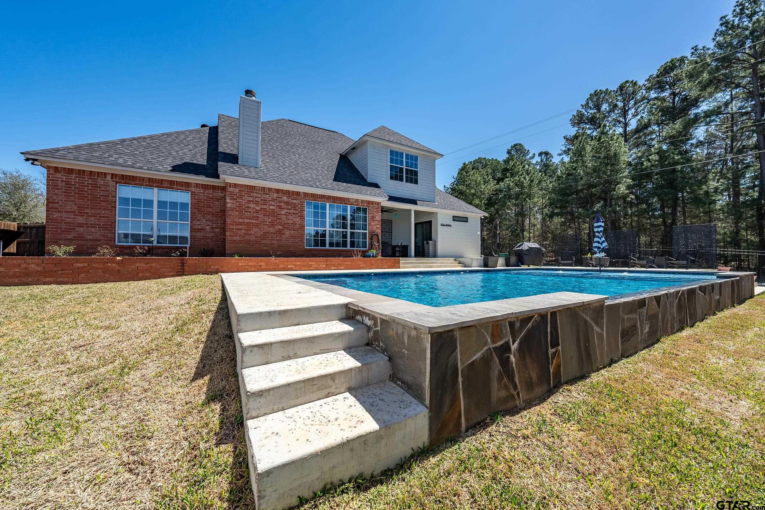 16694 Beauregard Dr