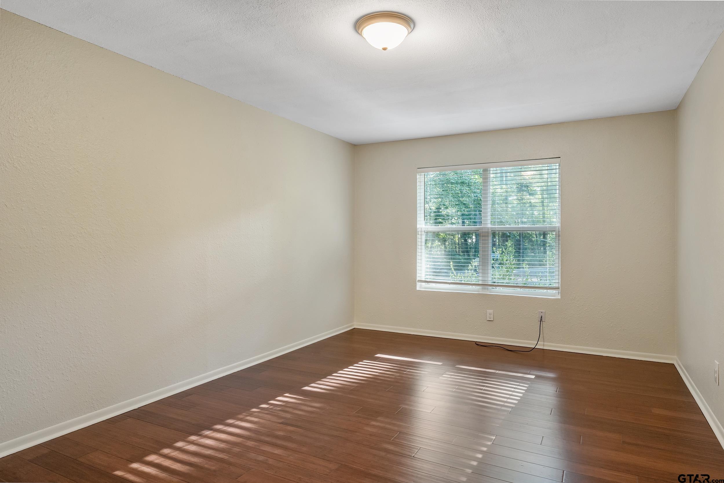 1666 Pineview