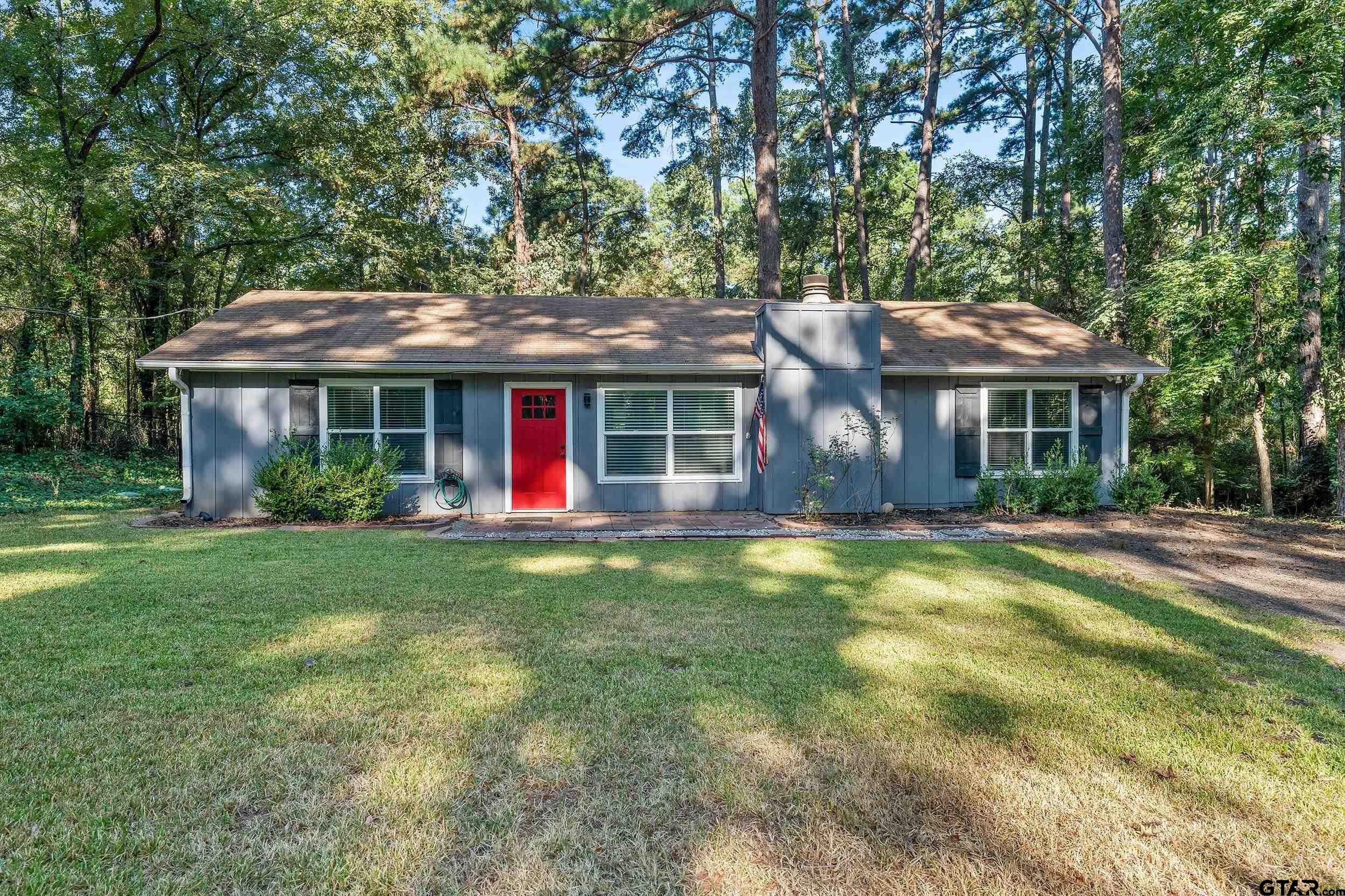 1666 Pineview
