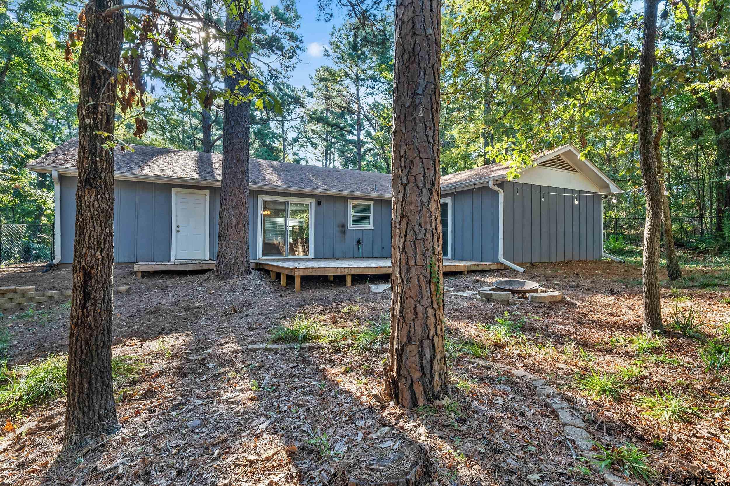 1666 Pineview