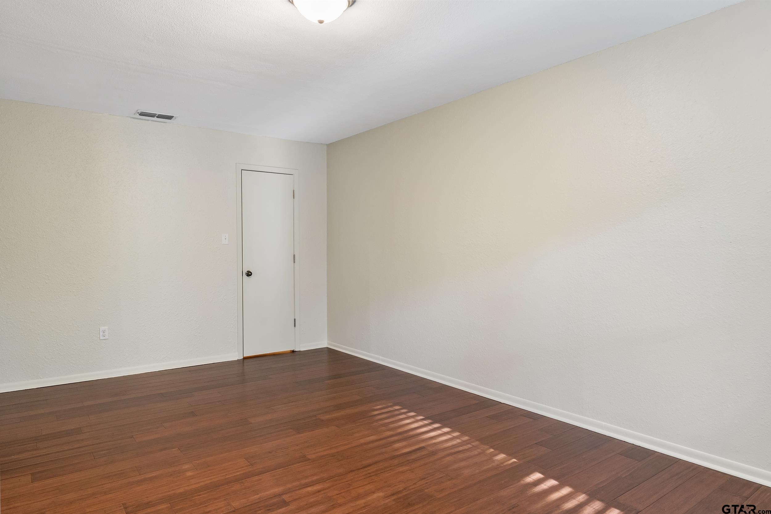 1666 Pineview