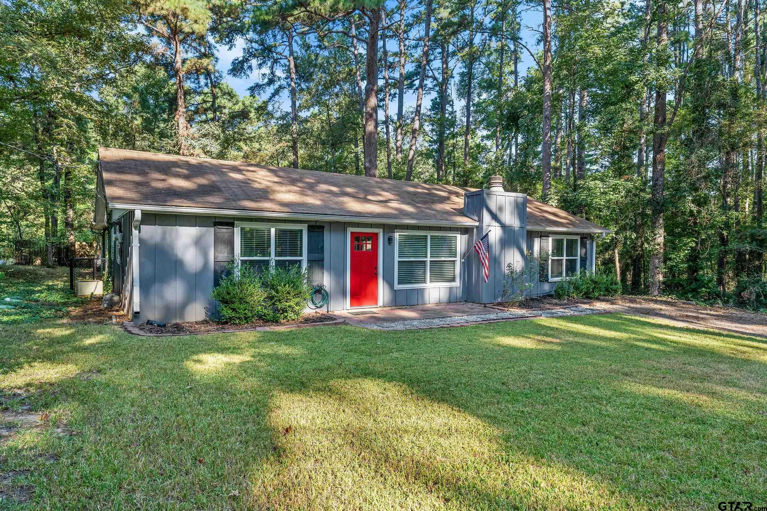 1666 Pineview
