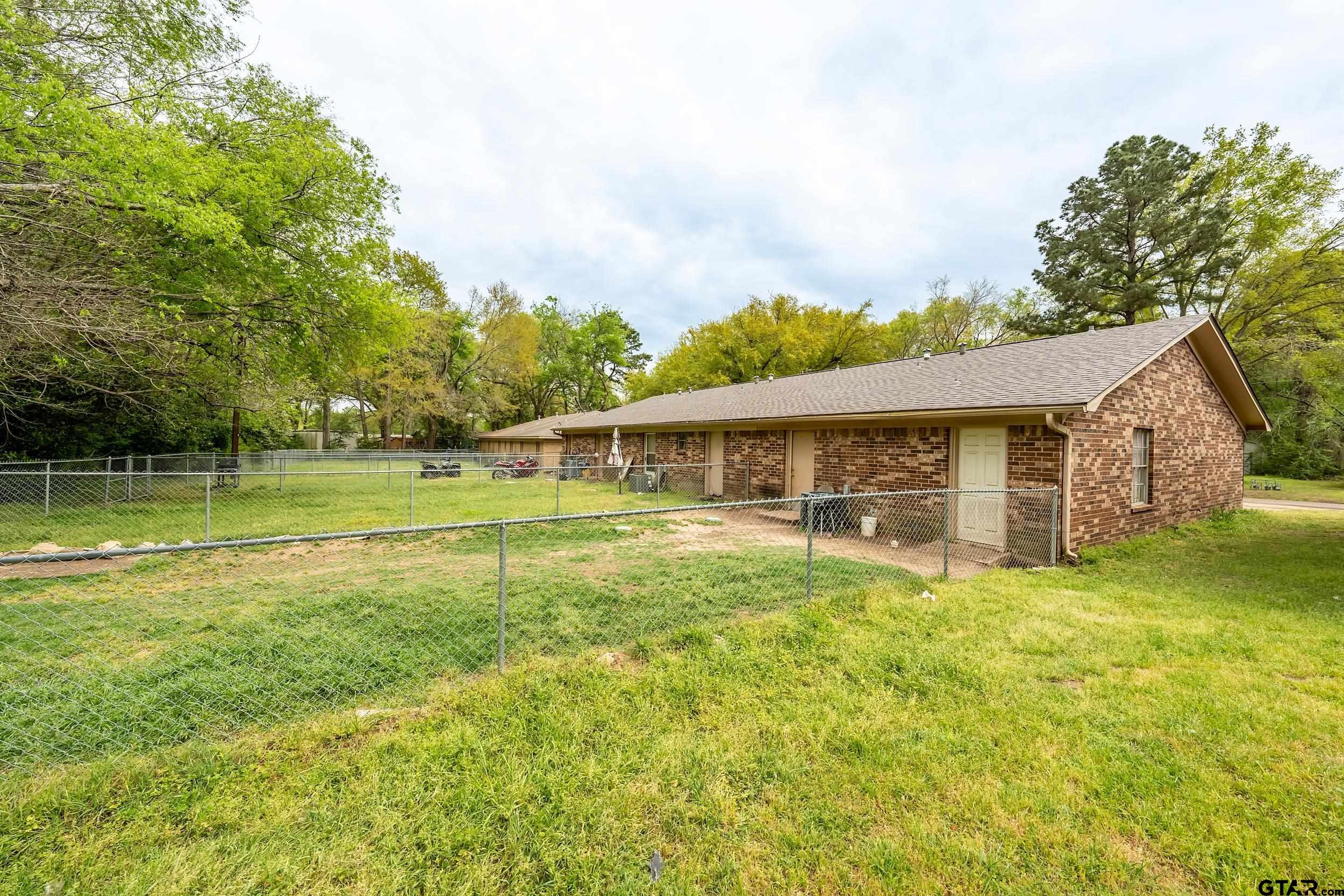 12402 Gentry St