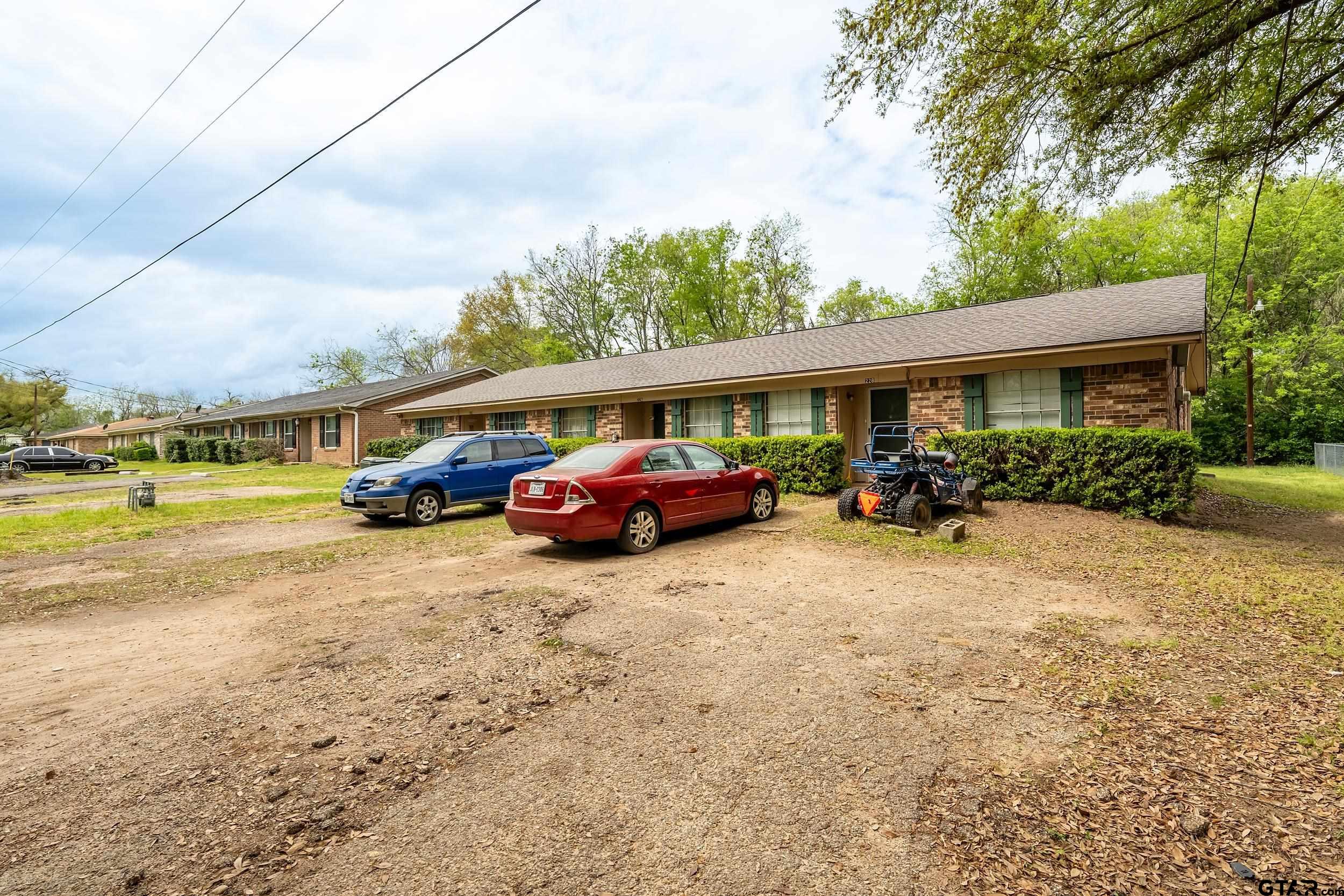 12402 Gentry St