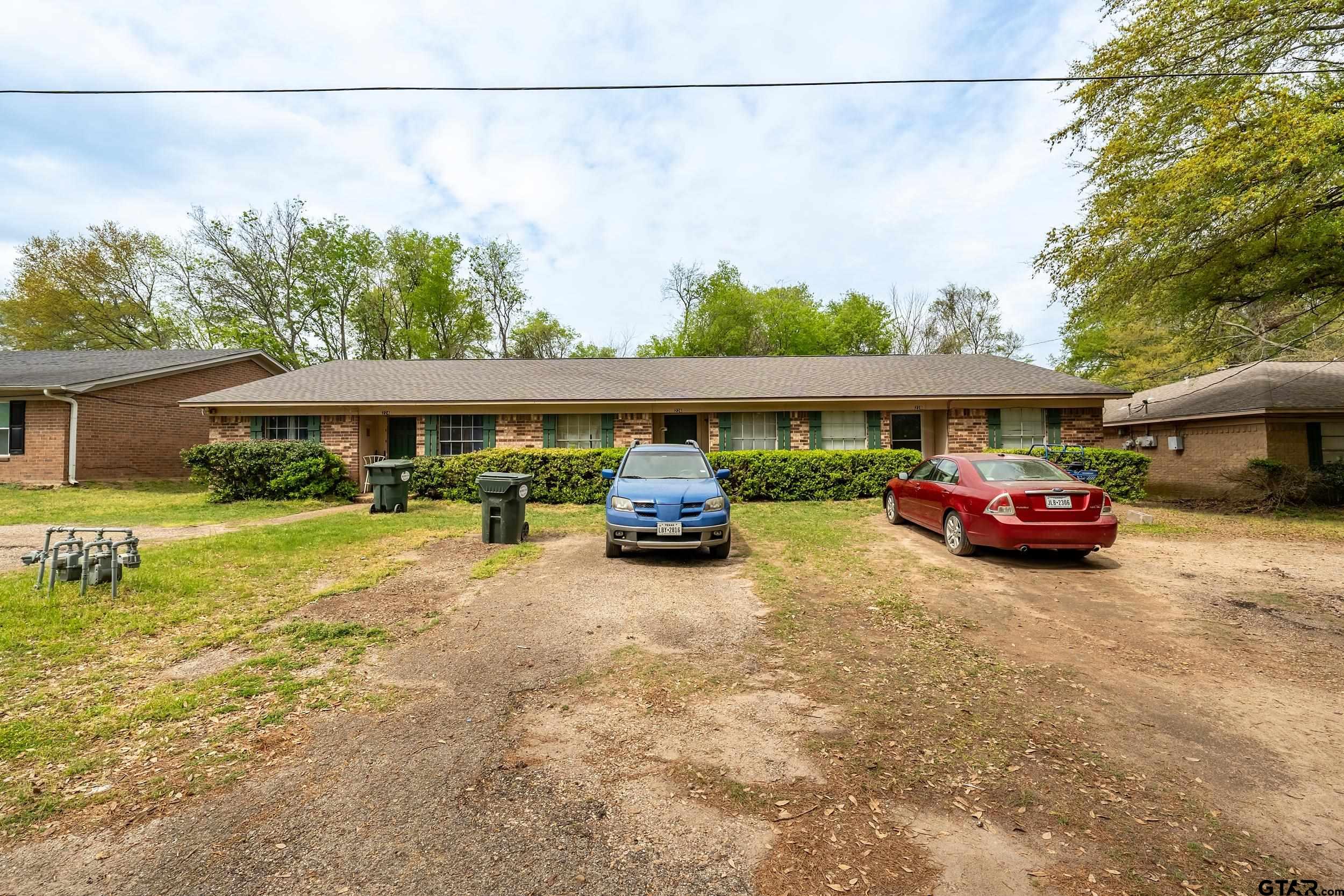 12402 Gentry St
