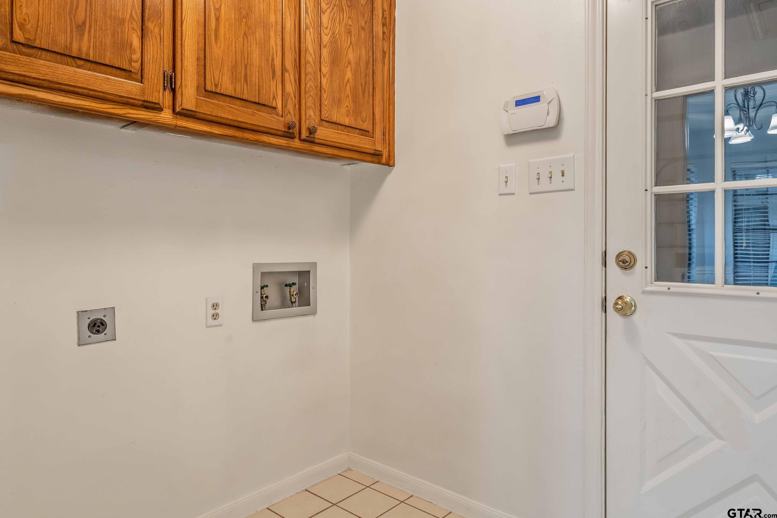 6214 Huntington Dr