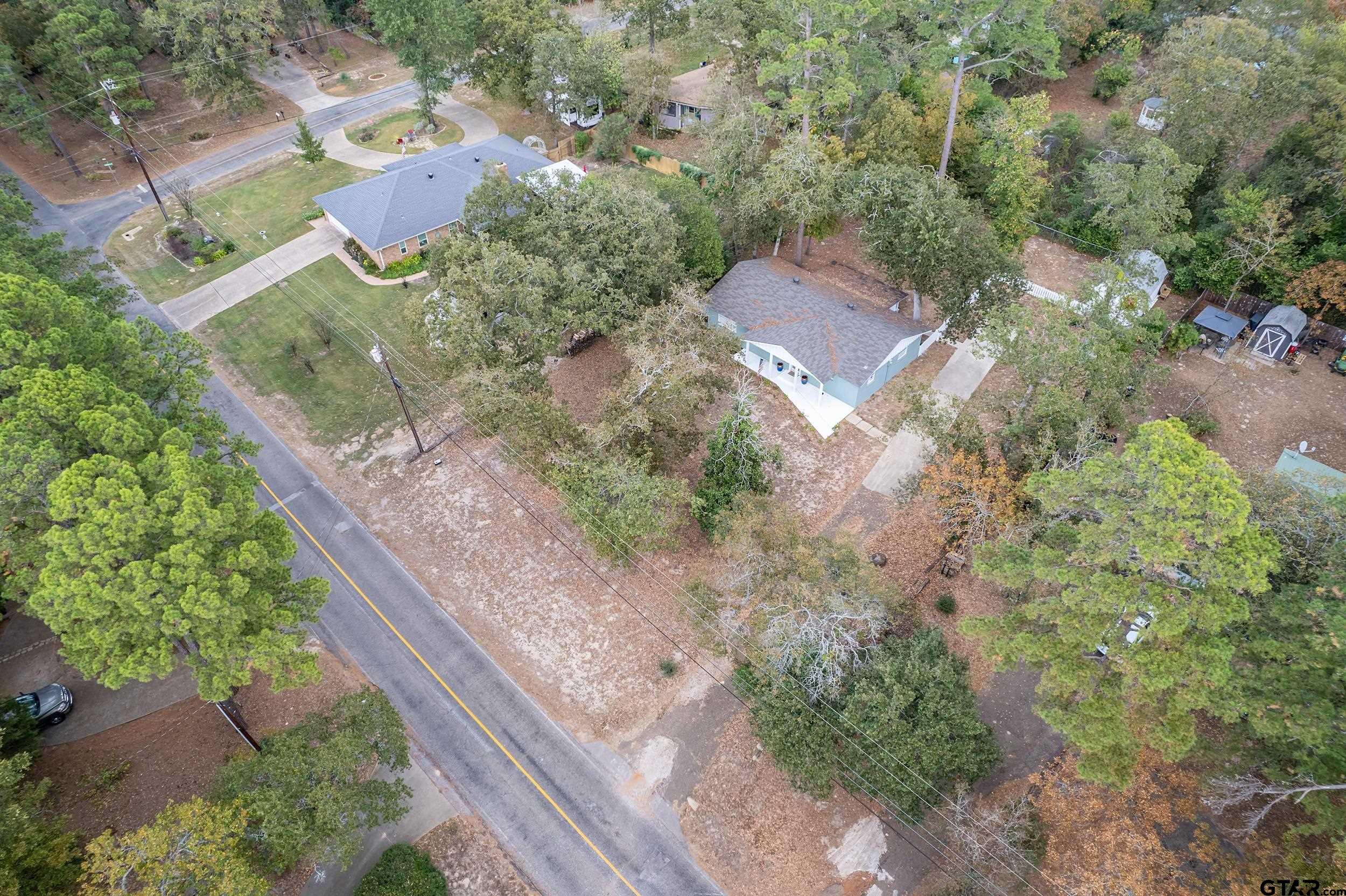 411 Lakeview Dr