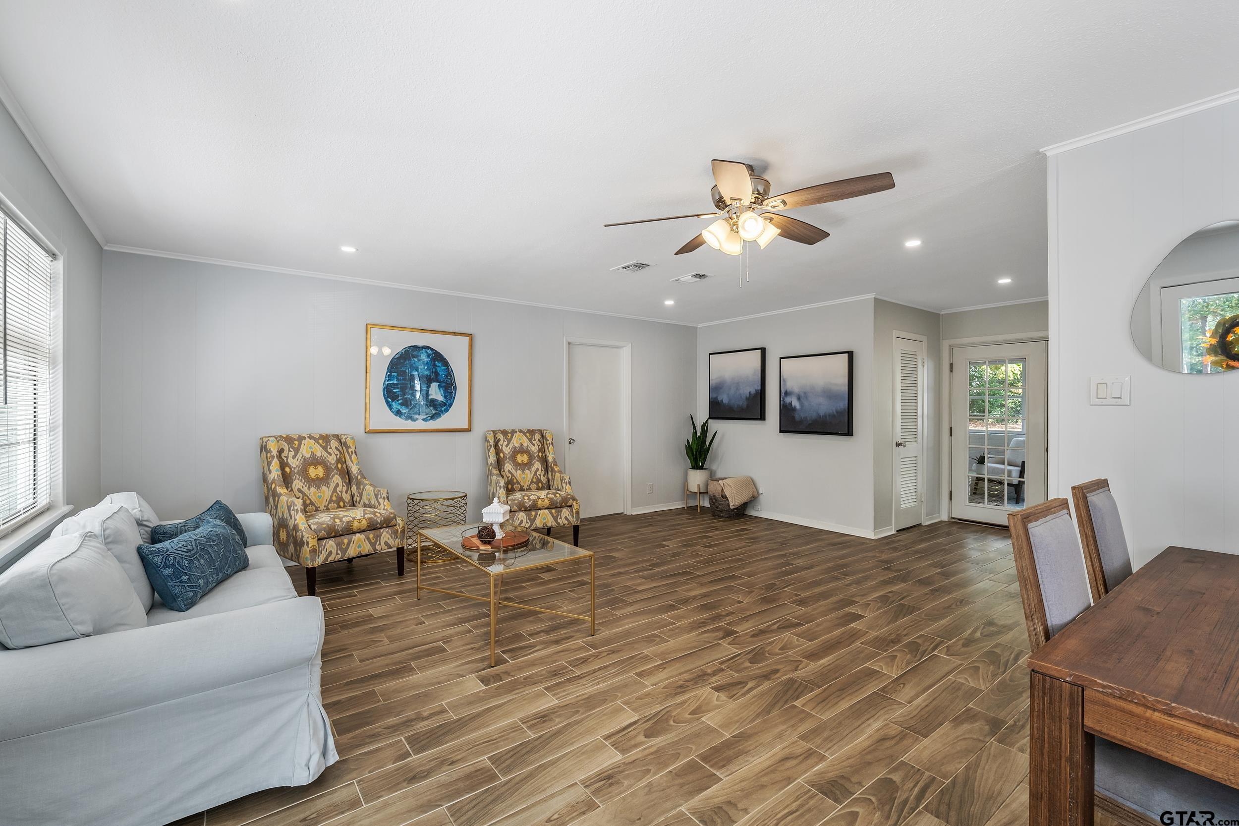 411 Lakeview Dr