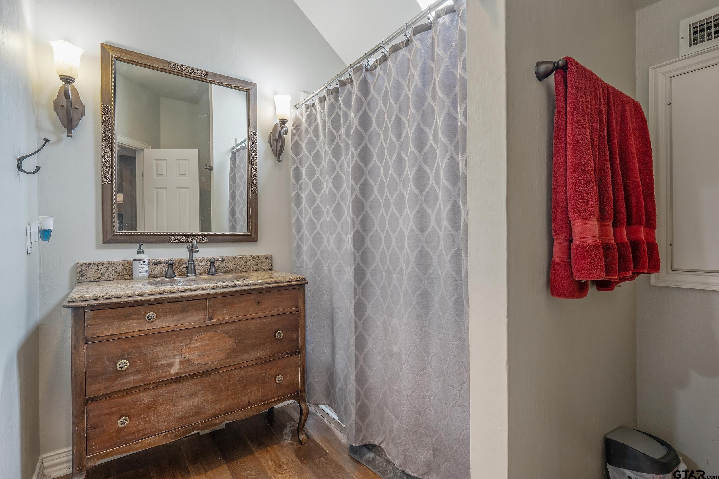 7507 Pecan Hill Cv
