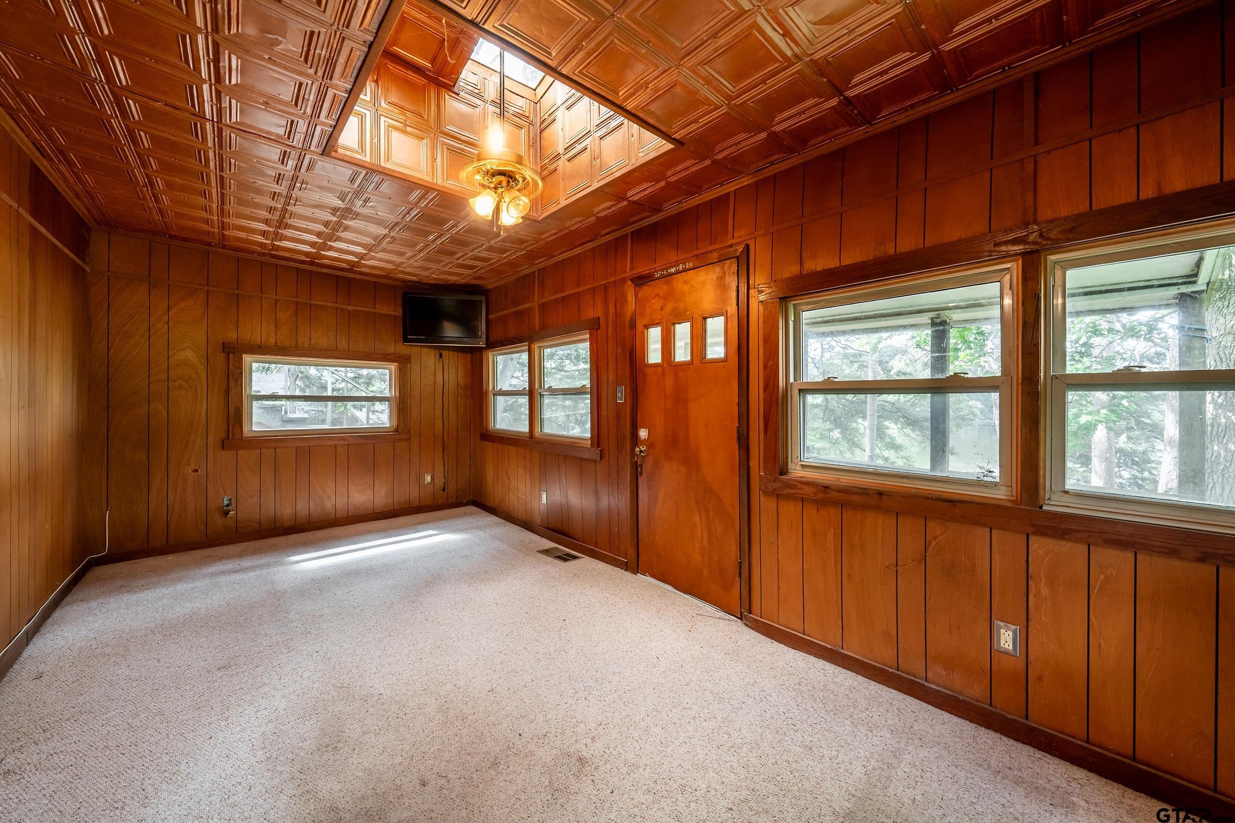 19748 Northside Dr.