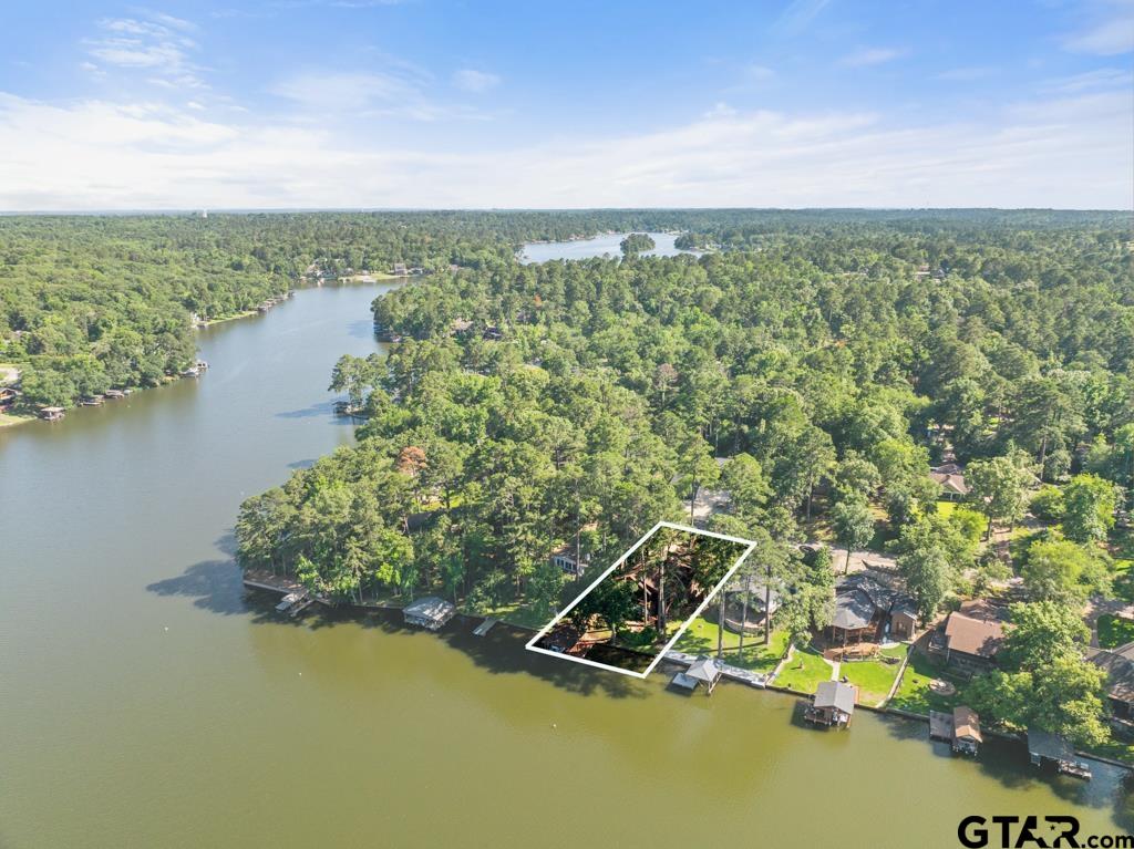 1639 Tanglewood Dr E.