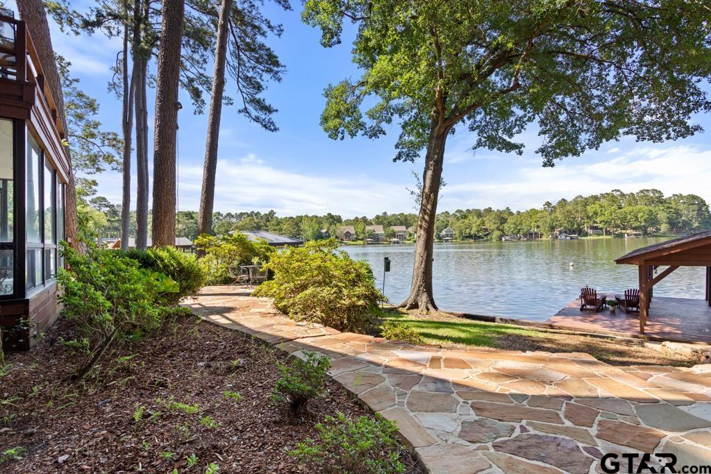 1639 Tanglewood Dr E.