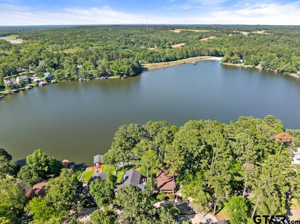 1639 Tanglewood Dr E.