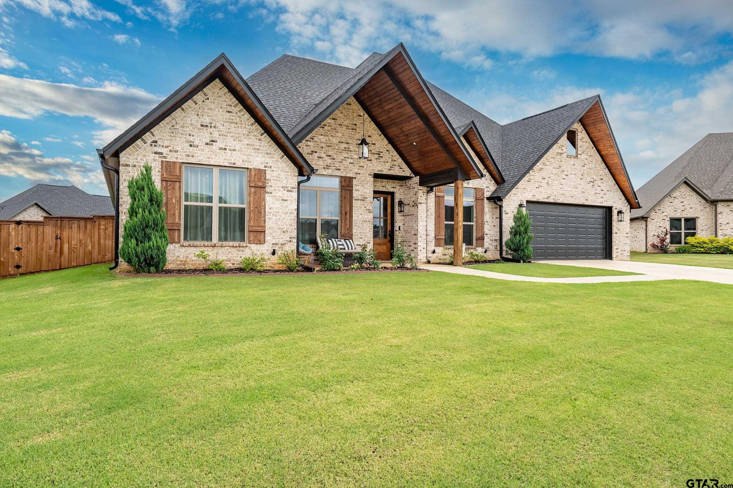213 Serenity Dr