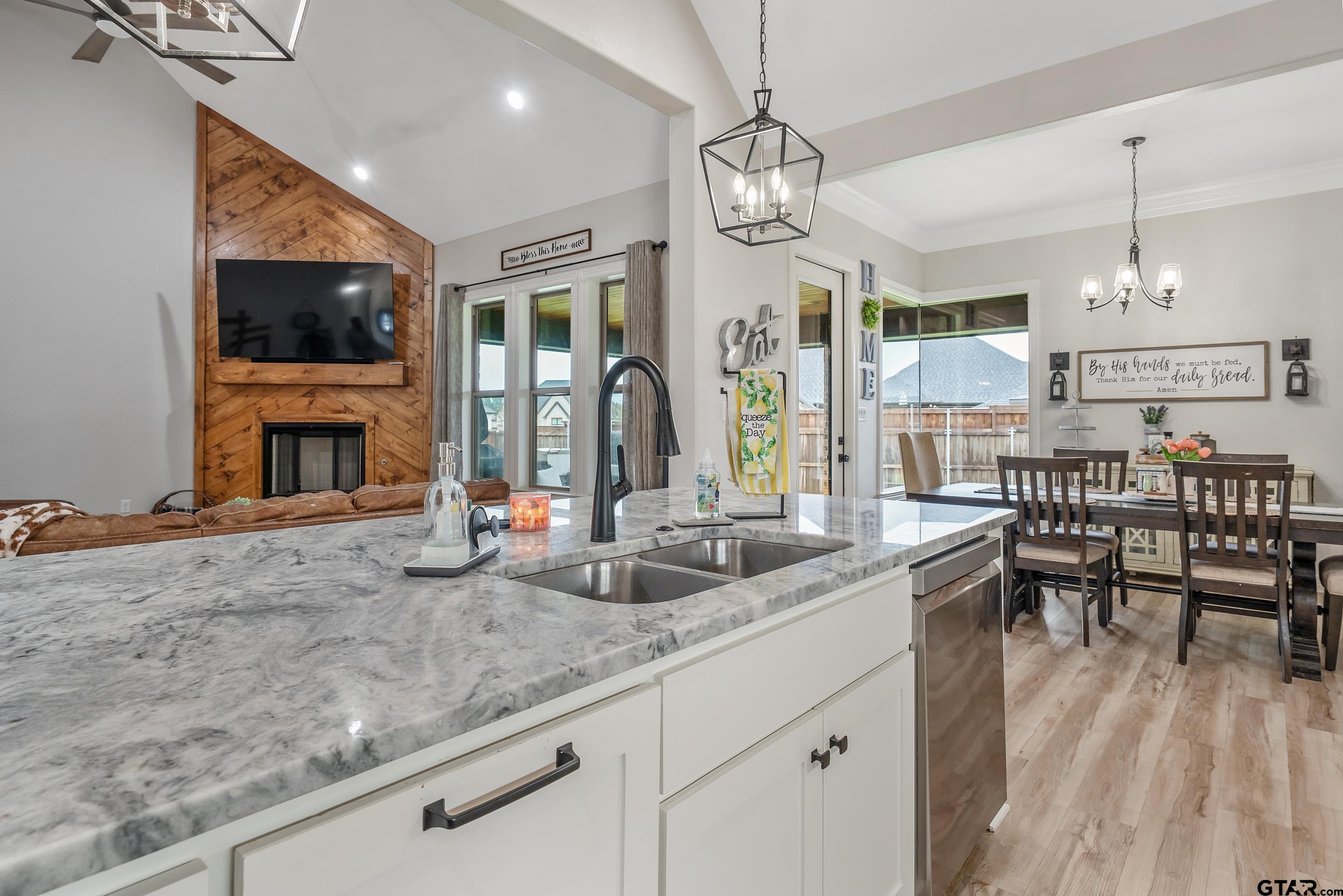 213 Serenity Dr