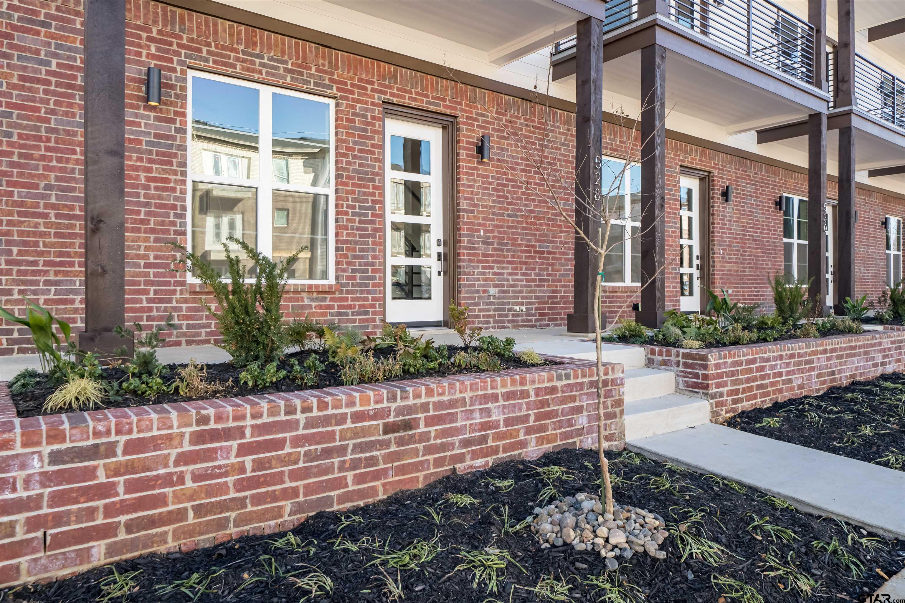 534 W Erwin St