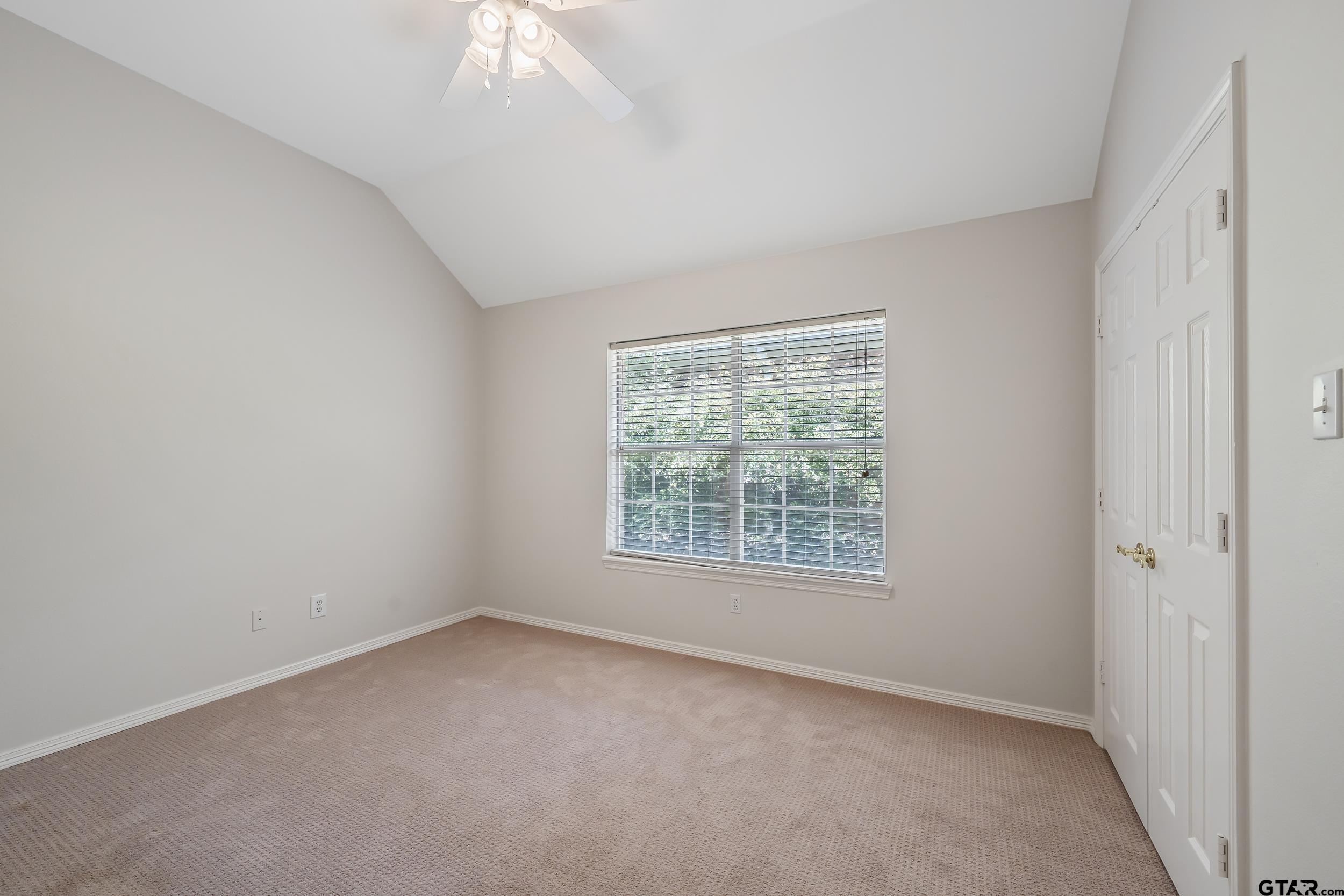 629 Whiteoak Ln