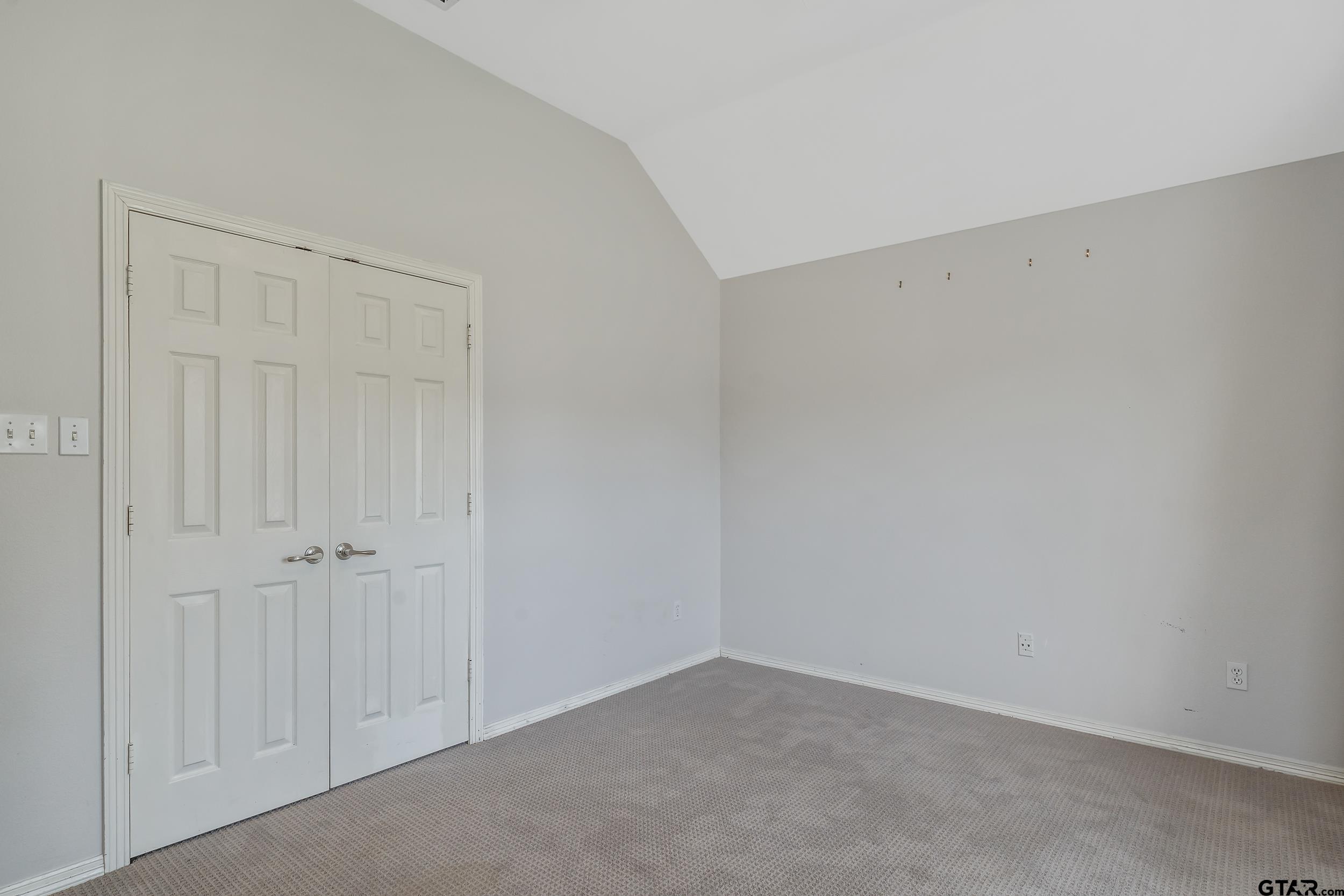 629 Whiteoak Ln