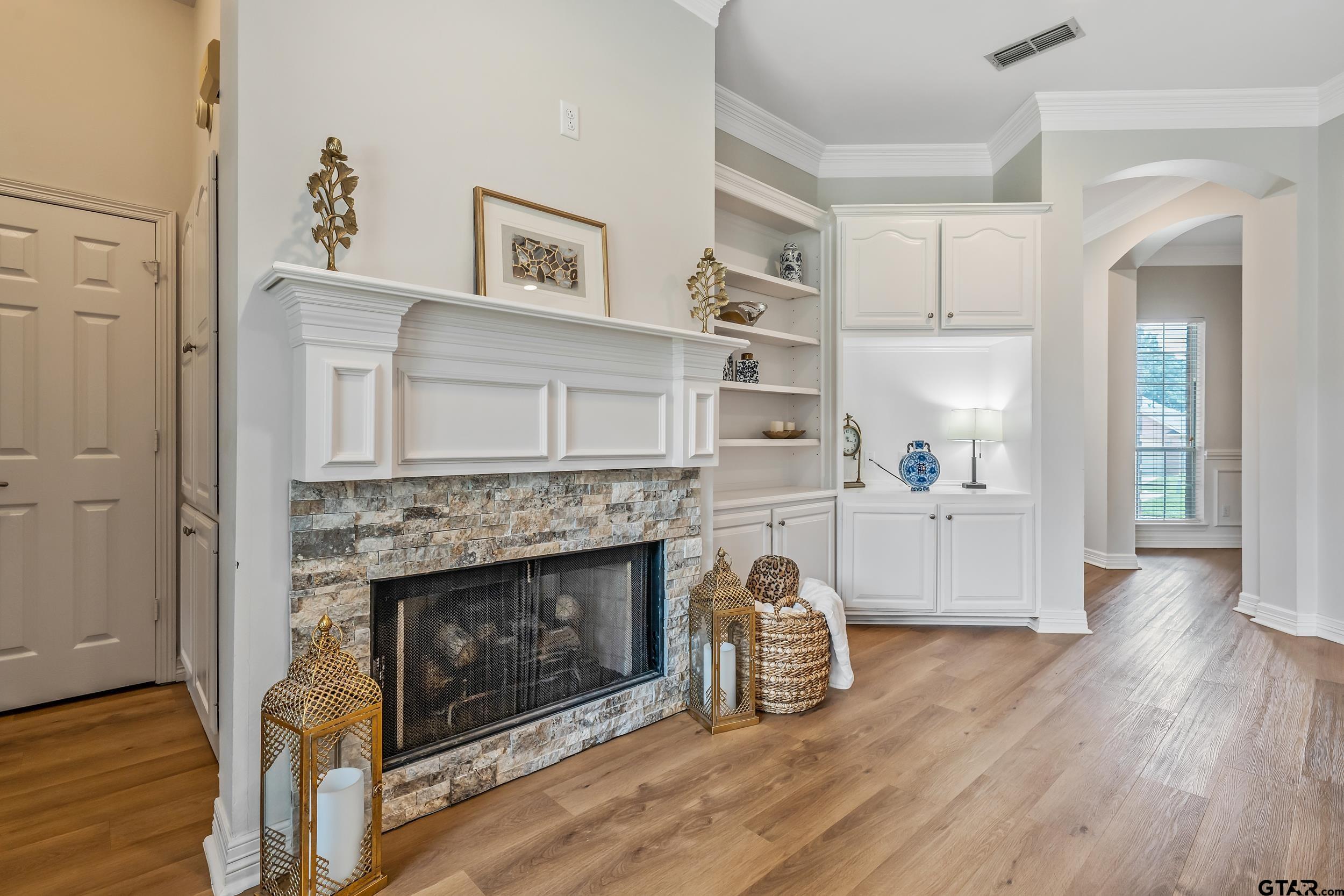629 Whiteoak Ln