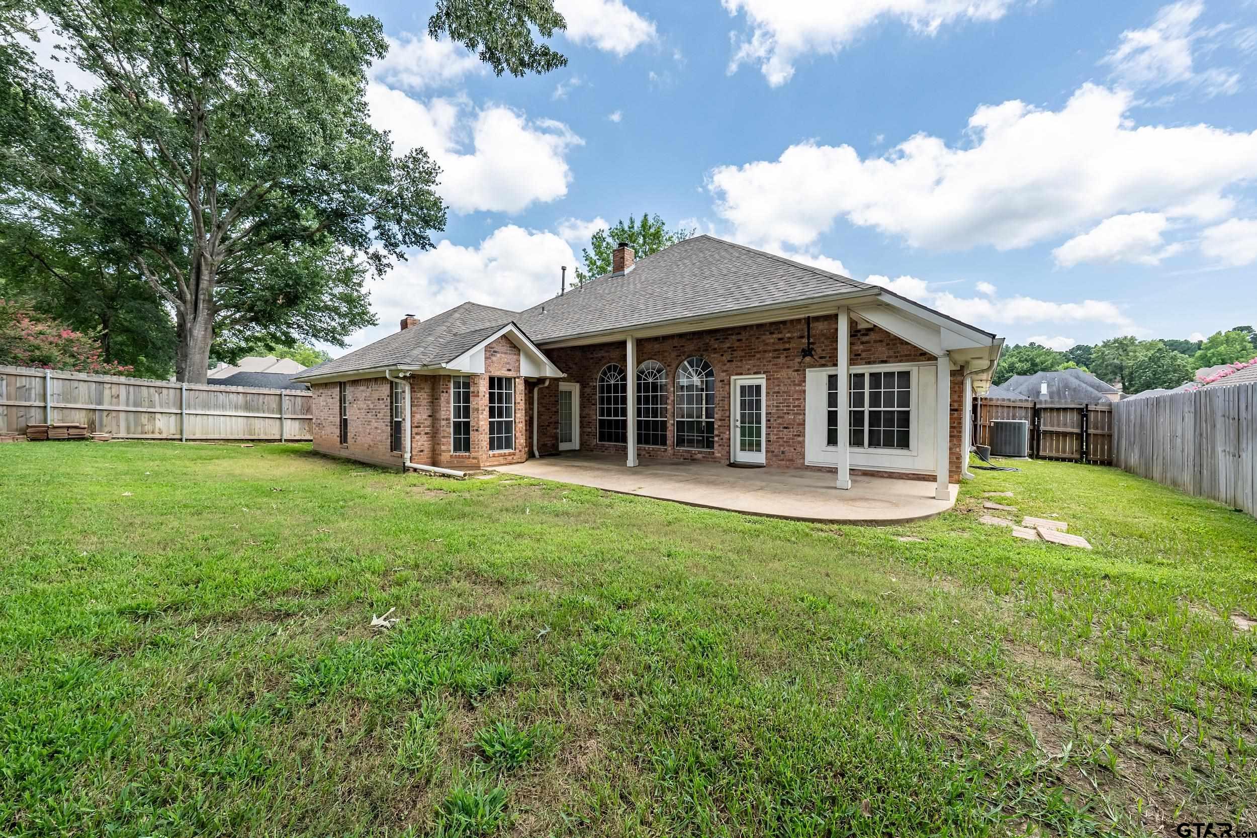 629 Whiteoak Ln