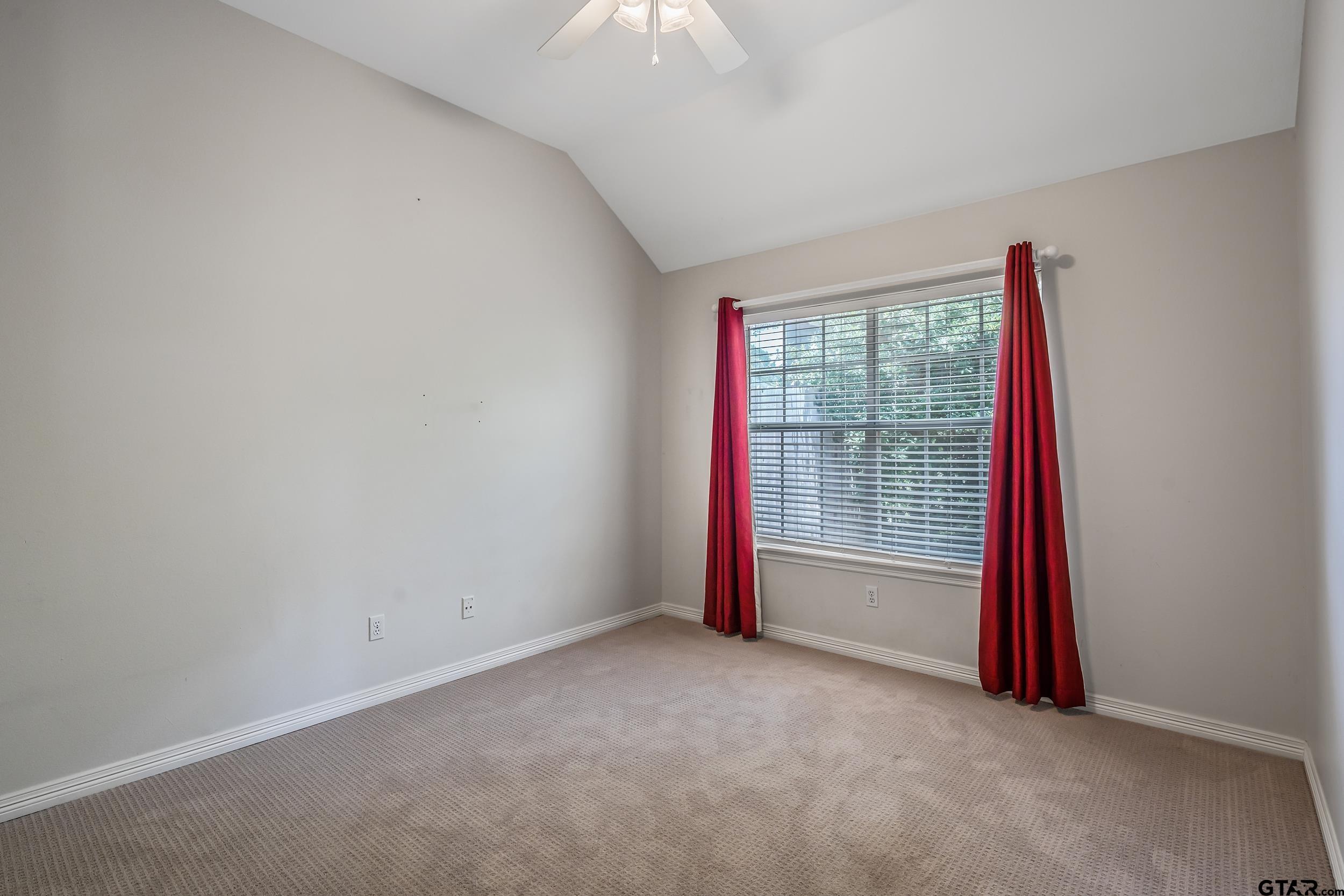 629 Whiteoak Ln