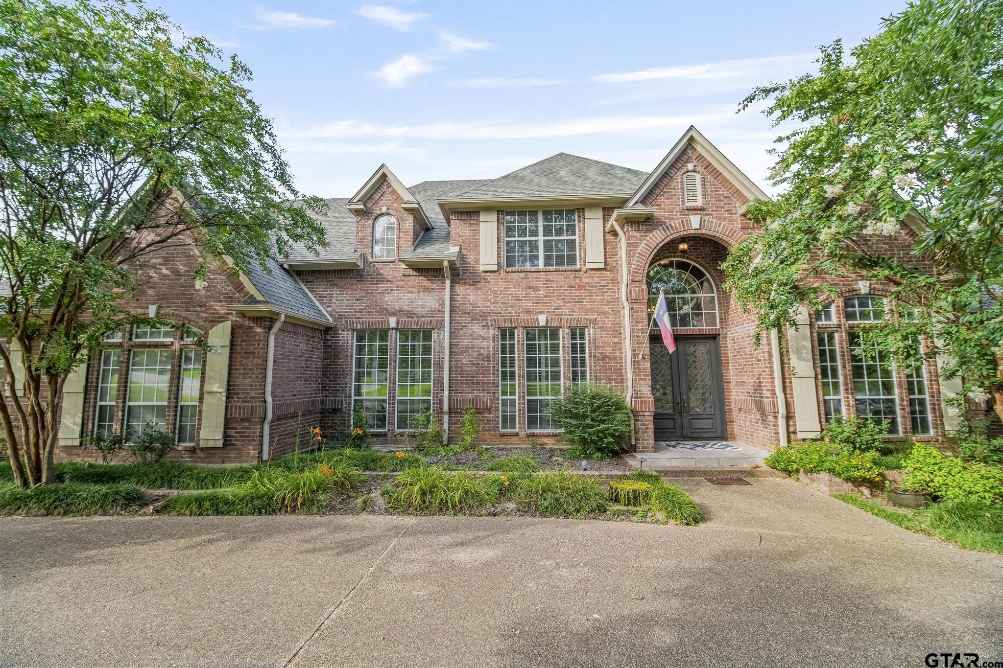 1660 Holcomb Circle