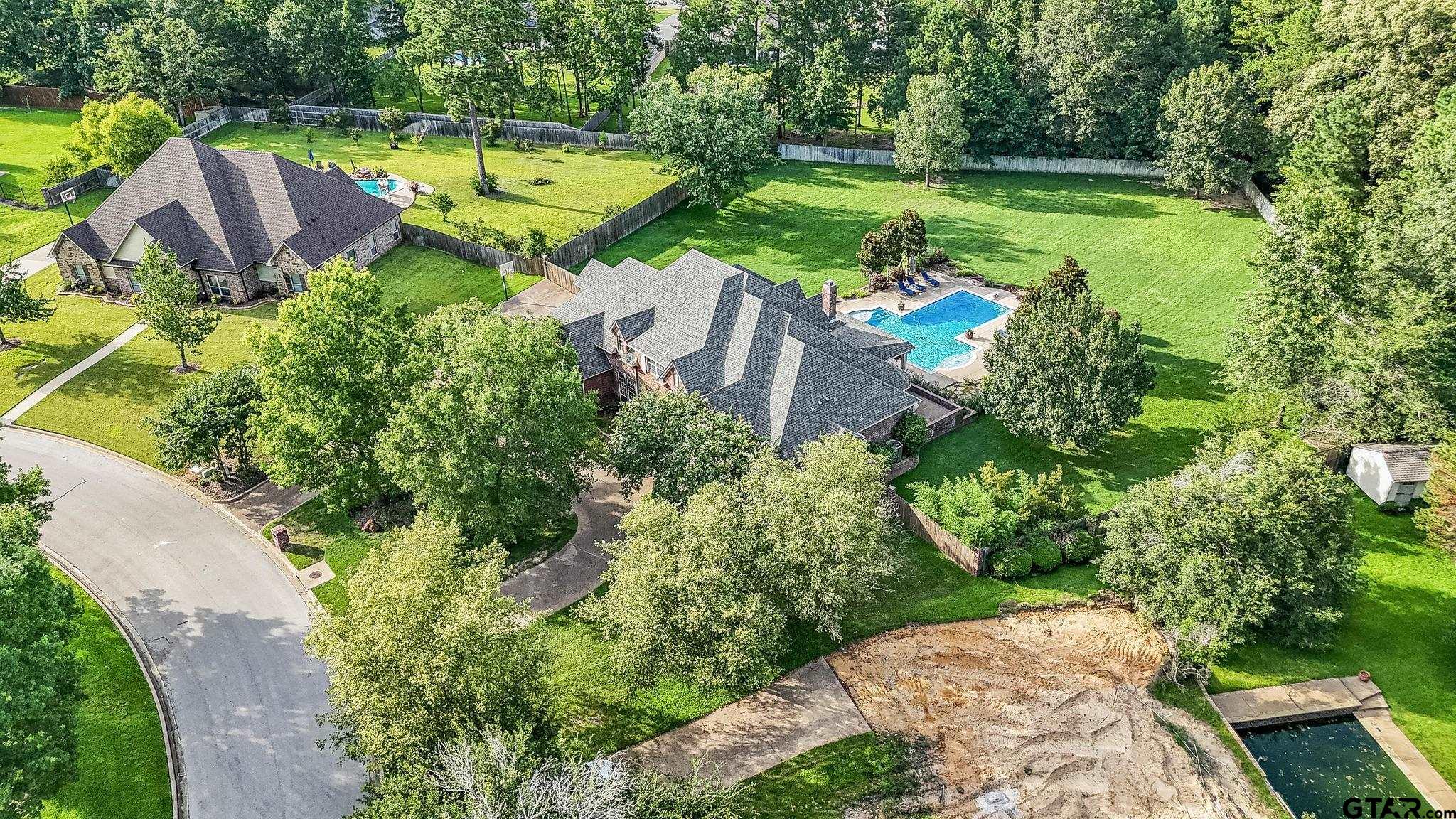 1660 Holcomb Circle